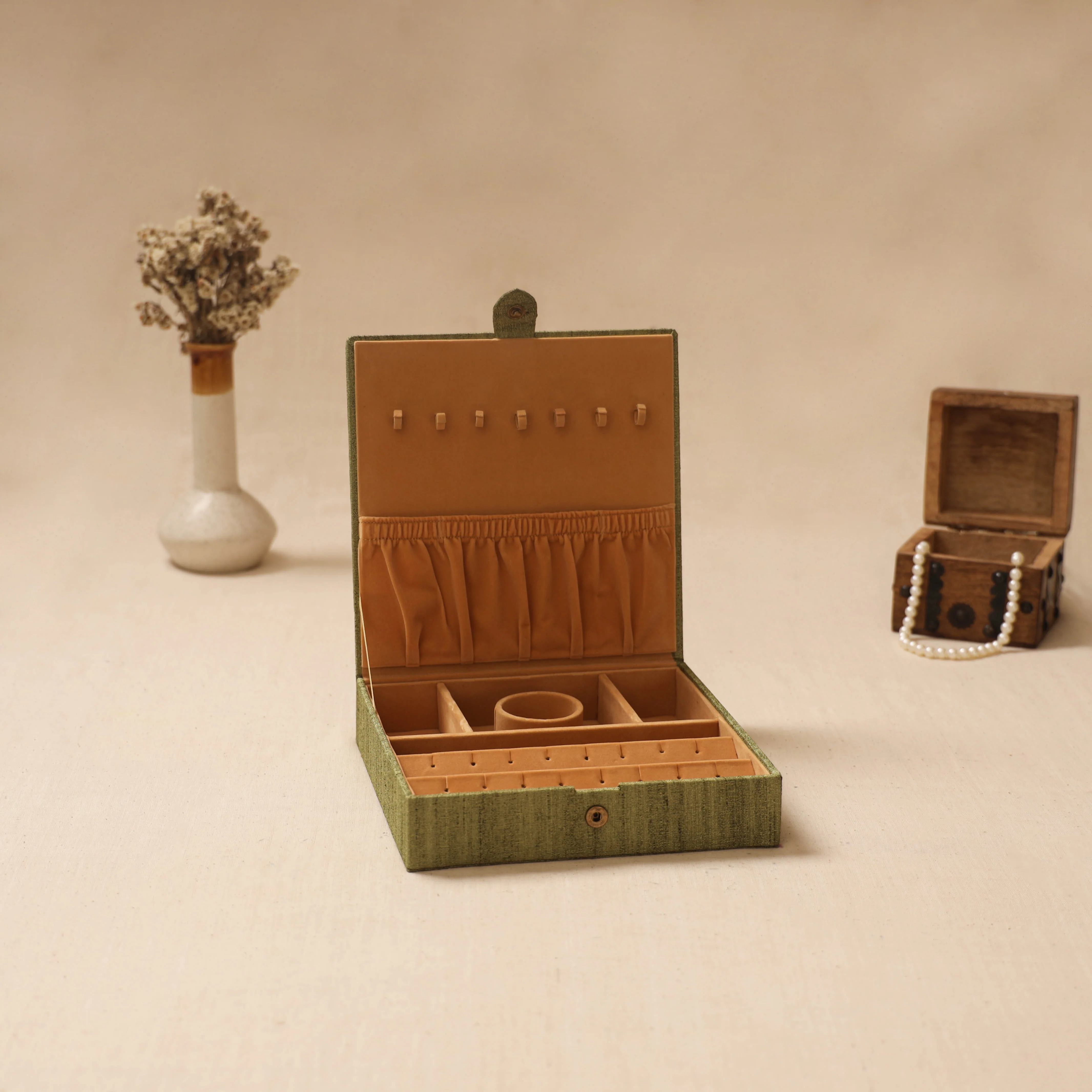 Green - Handpainted Kalamkari Natural Dyed Ghicha Silk Jewellery Box 11 - Image 2
