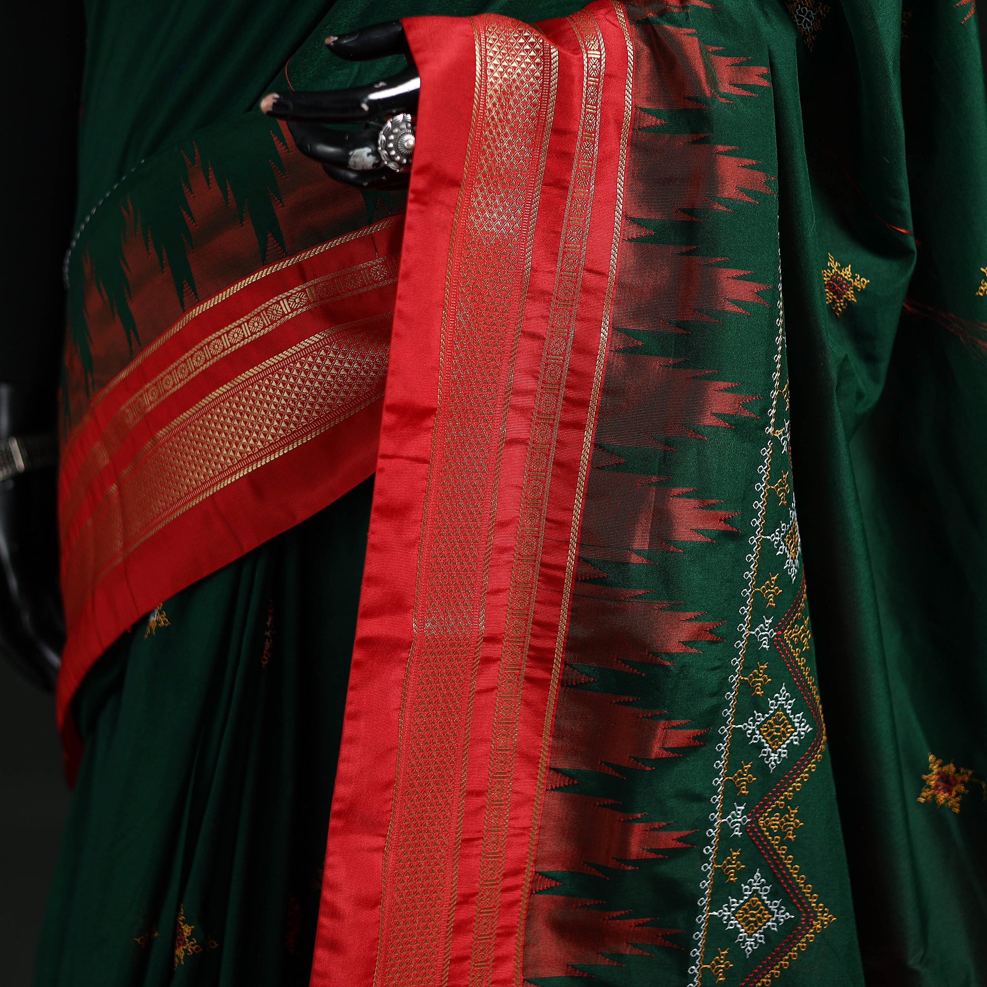 Ilkal Weave Kasuti Work Silk Cotton Zari Border Saree with Blouse Piece 12 - Image 3