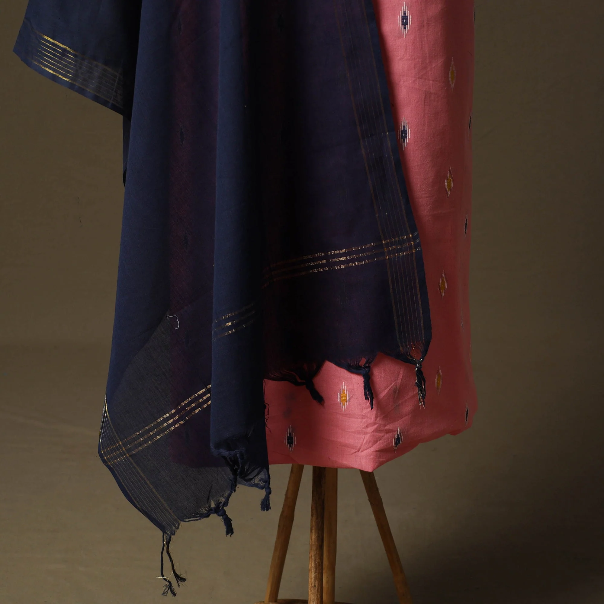 Maroon - Pink - Jacquard Cotton 2pc Unstitched Dress Material Kurta Set 47 - Image 4