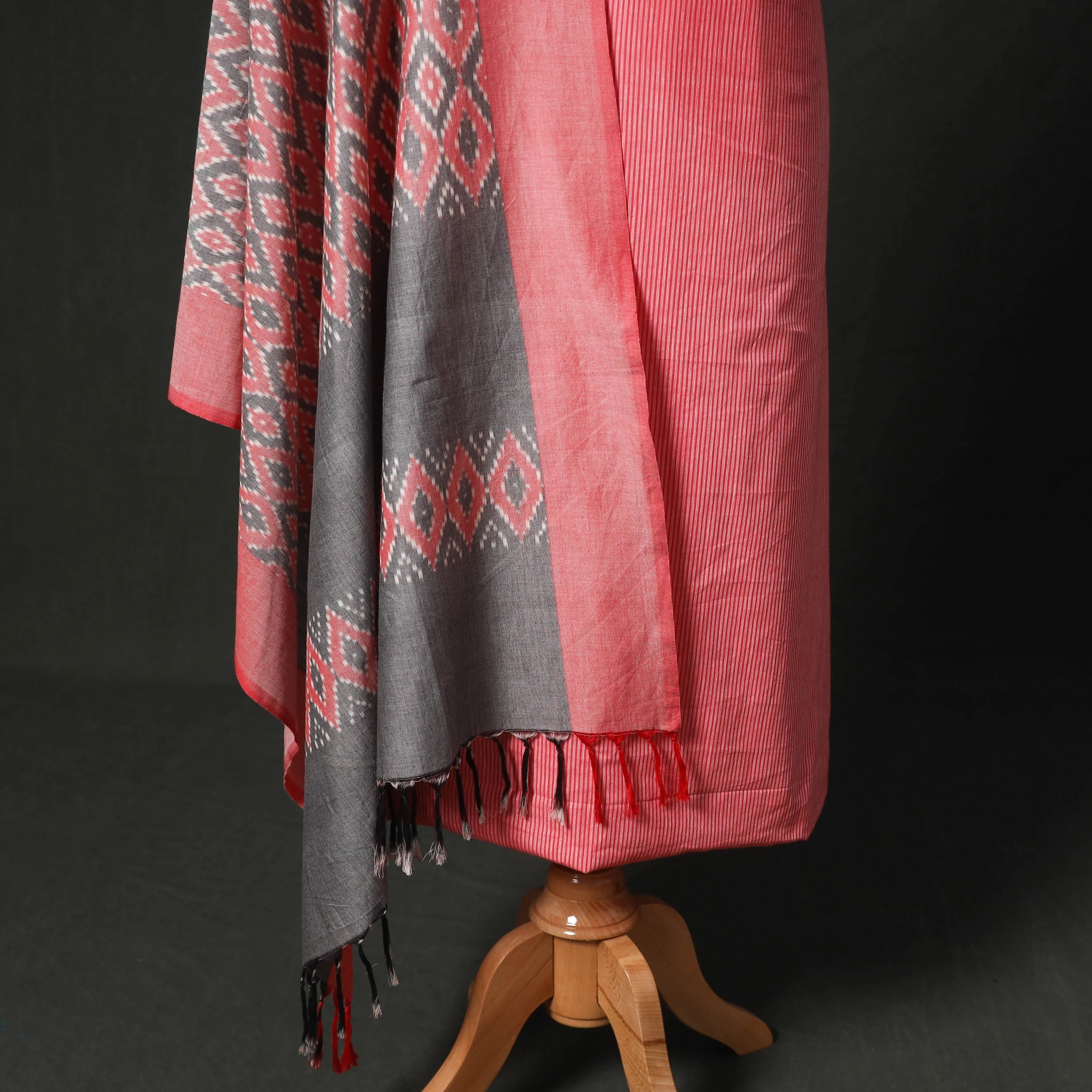 Jacquard Cotton 2pc Unstitched Dress Material Kurta Set with Earrings 09 - Image 5
