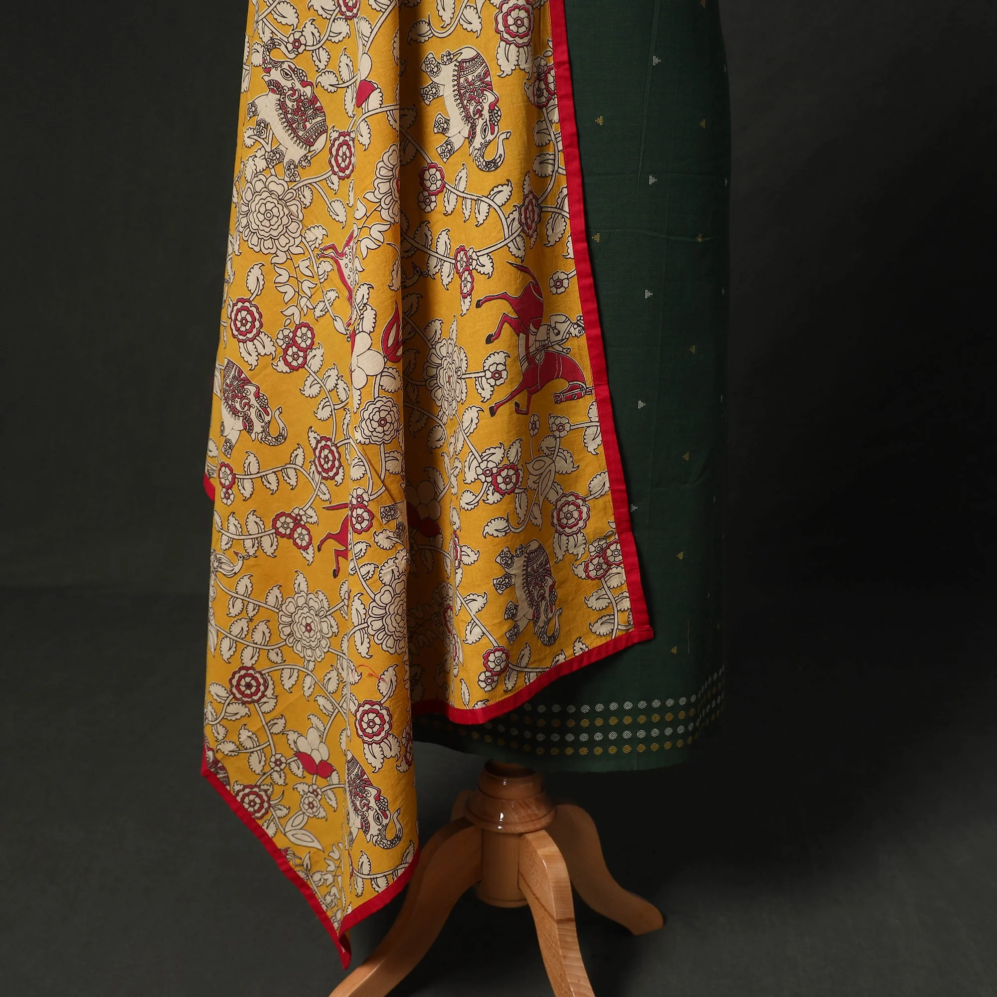 Green - Jacquard Cotton 2pc Unstitched Dress Material Kurta Set with Jewellery Set 12 - Image 4