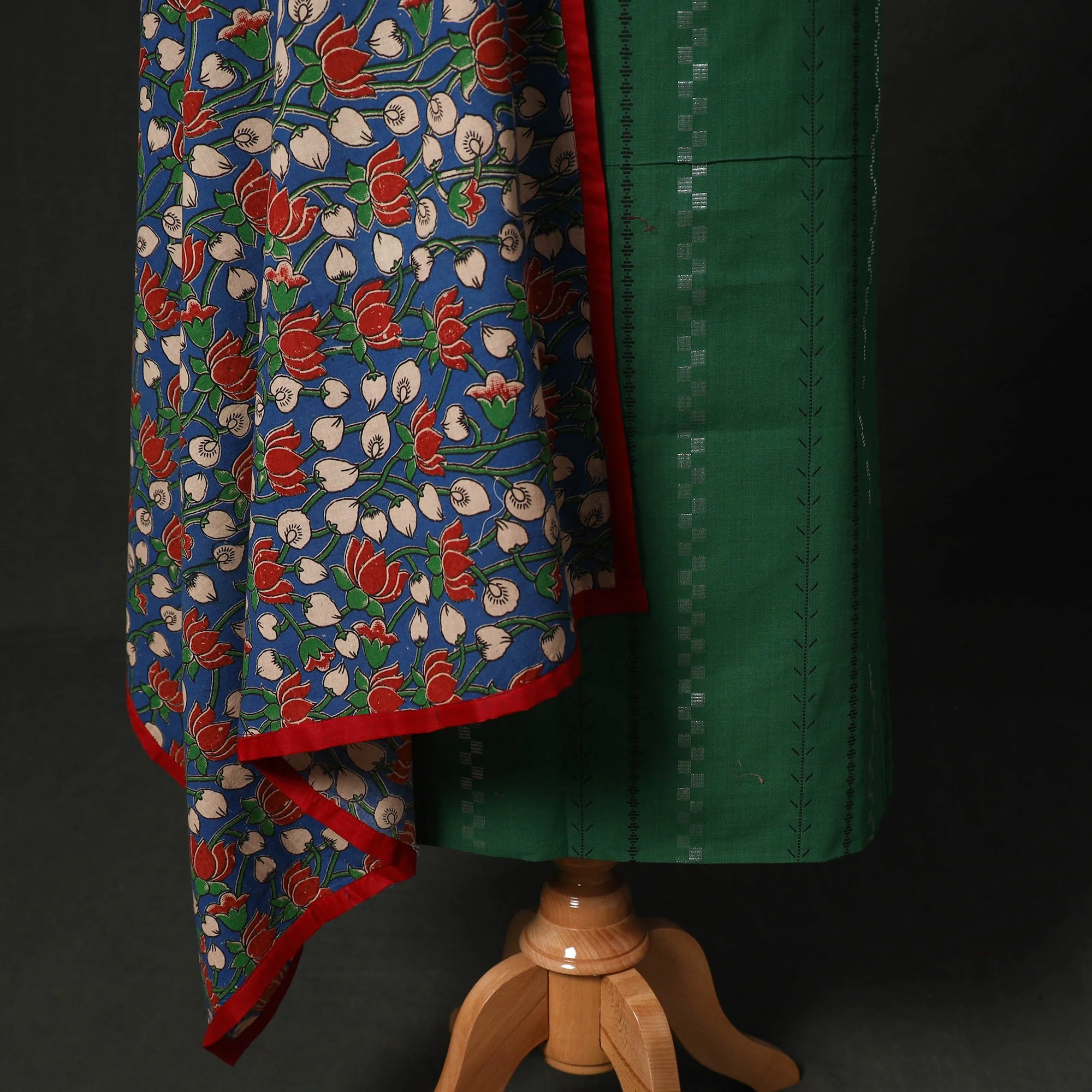 Green - Jacquard Cotton 2pc Unstitched Dress Material Kurta Set with Jewellery Set 17 - Image 4