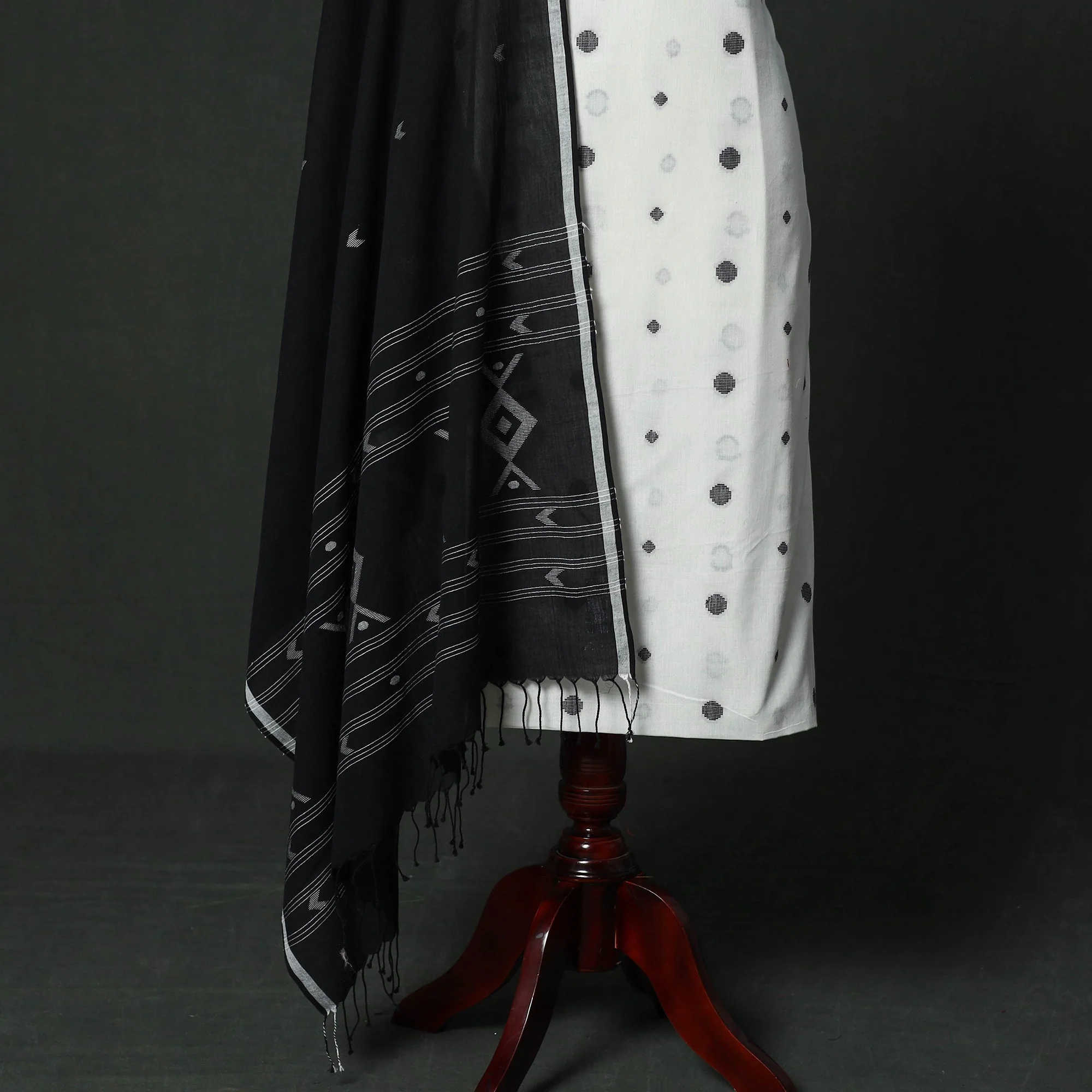 White - Jacquard Cotton 2pc Unstitched Dress Material with Jewellery Set 13 - Image 4