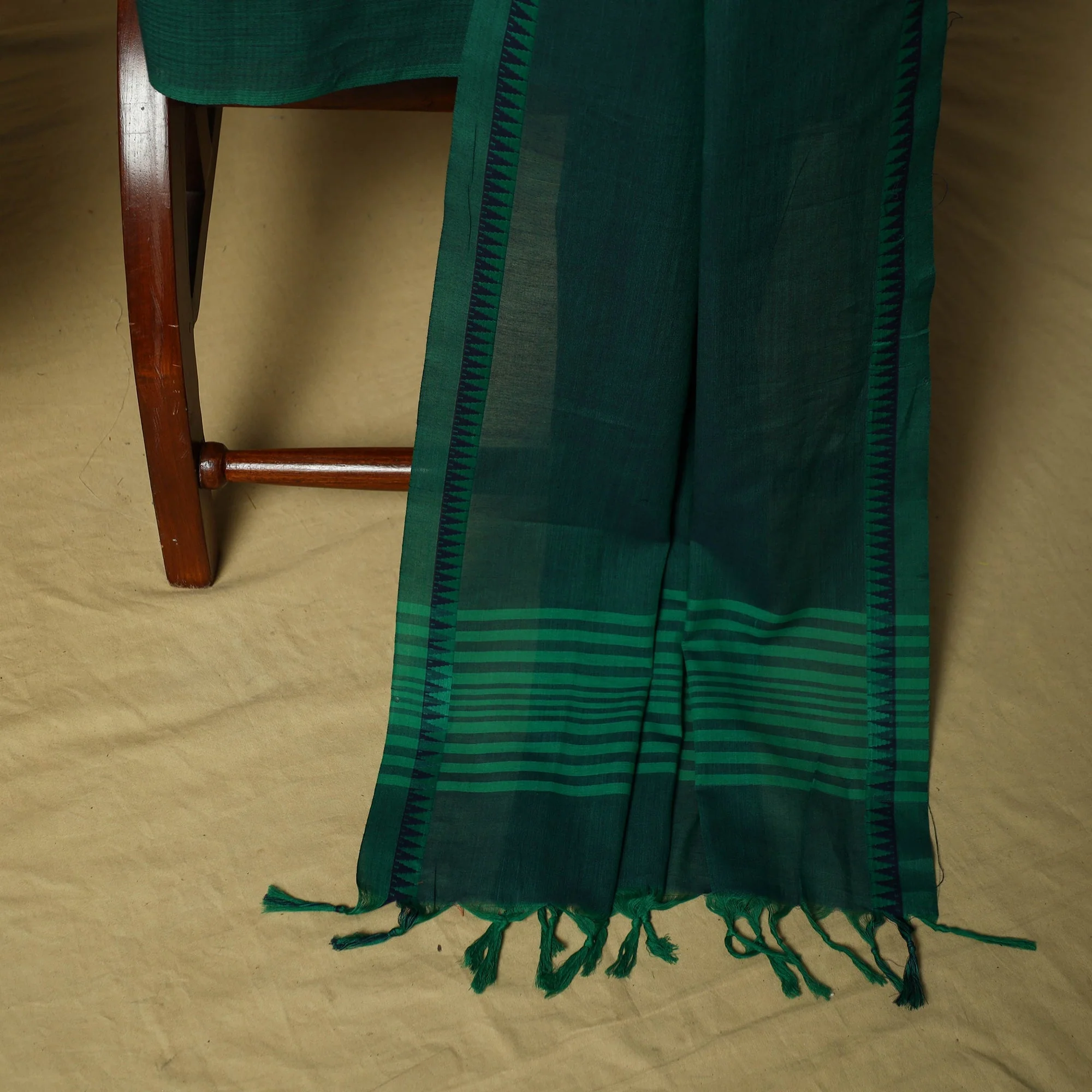 Green - Jacquard Cotton 3pc Unstitched Dress Material 32 - Image 4
