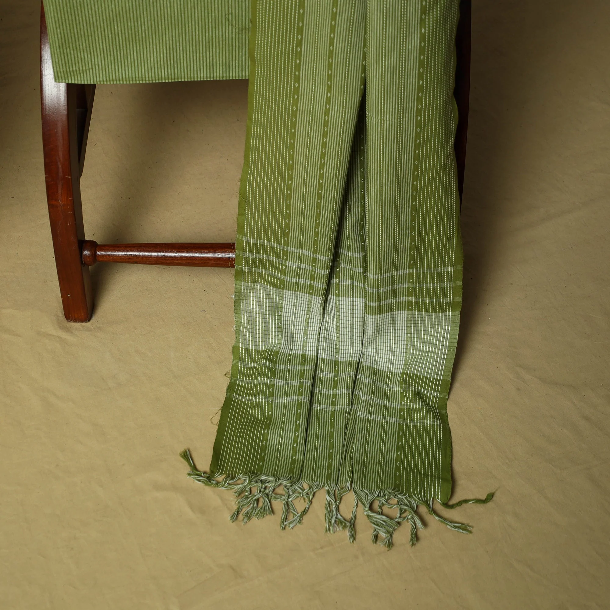 Green - Jacquard Cotton 3pc Unstitched Dress Material 48 - Image 4