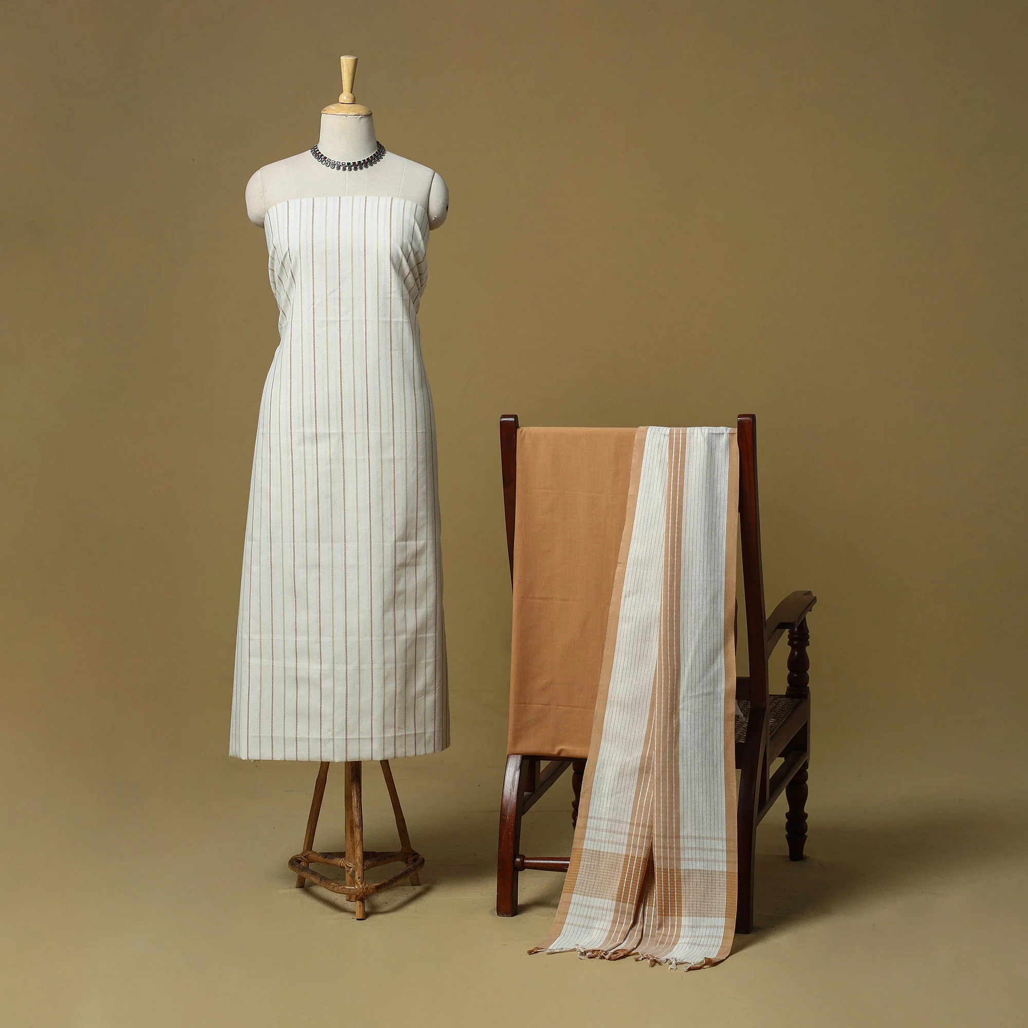 White - Jacquard Cotton 3pc Unstitched Dress Material 95