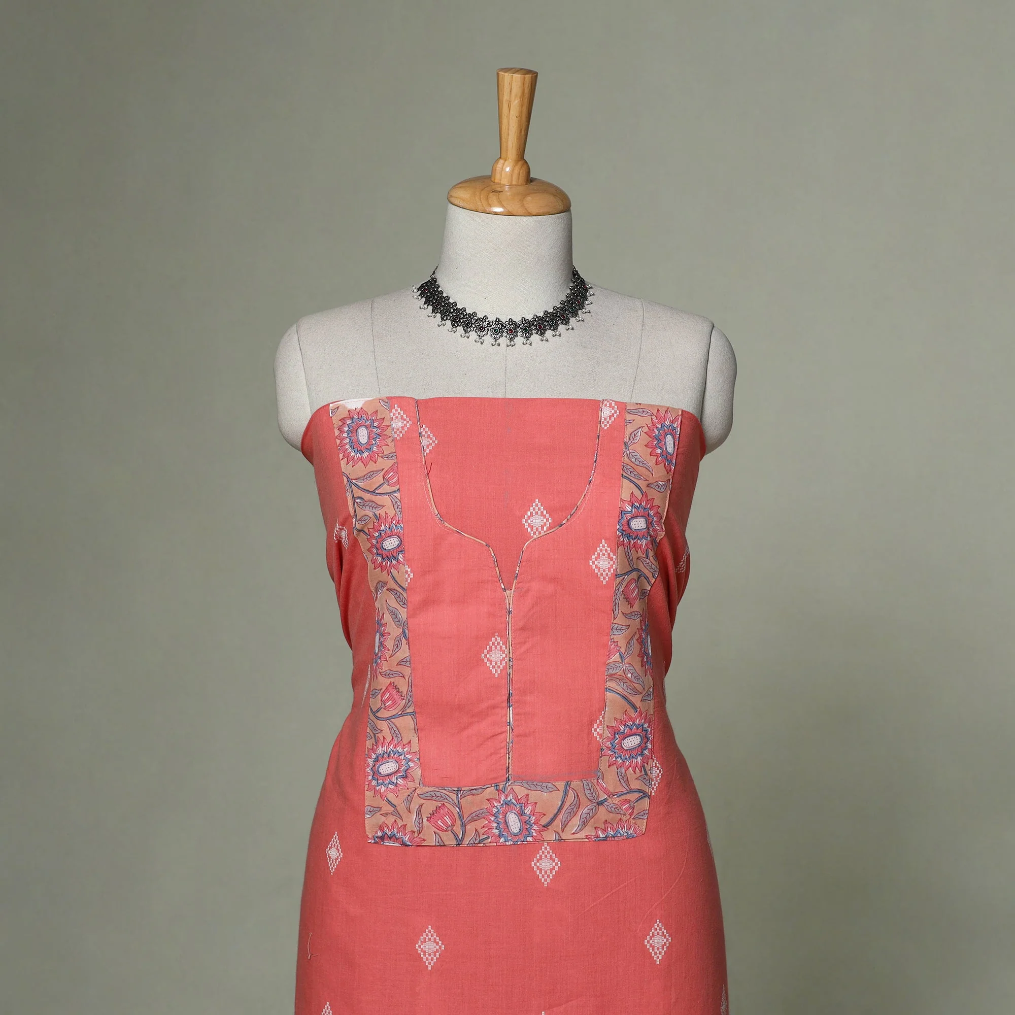 Pink - Jacquard Weave Cotton Patchwork Unstitched Kurta Material (2.5M) 30 - Image 2