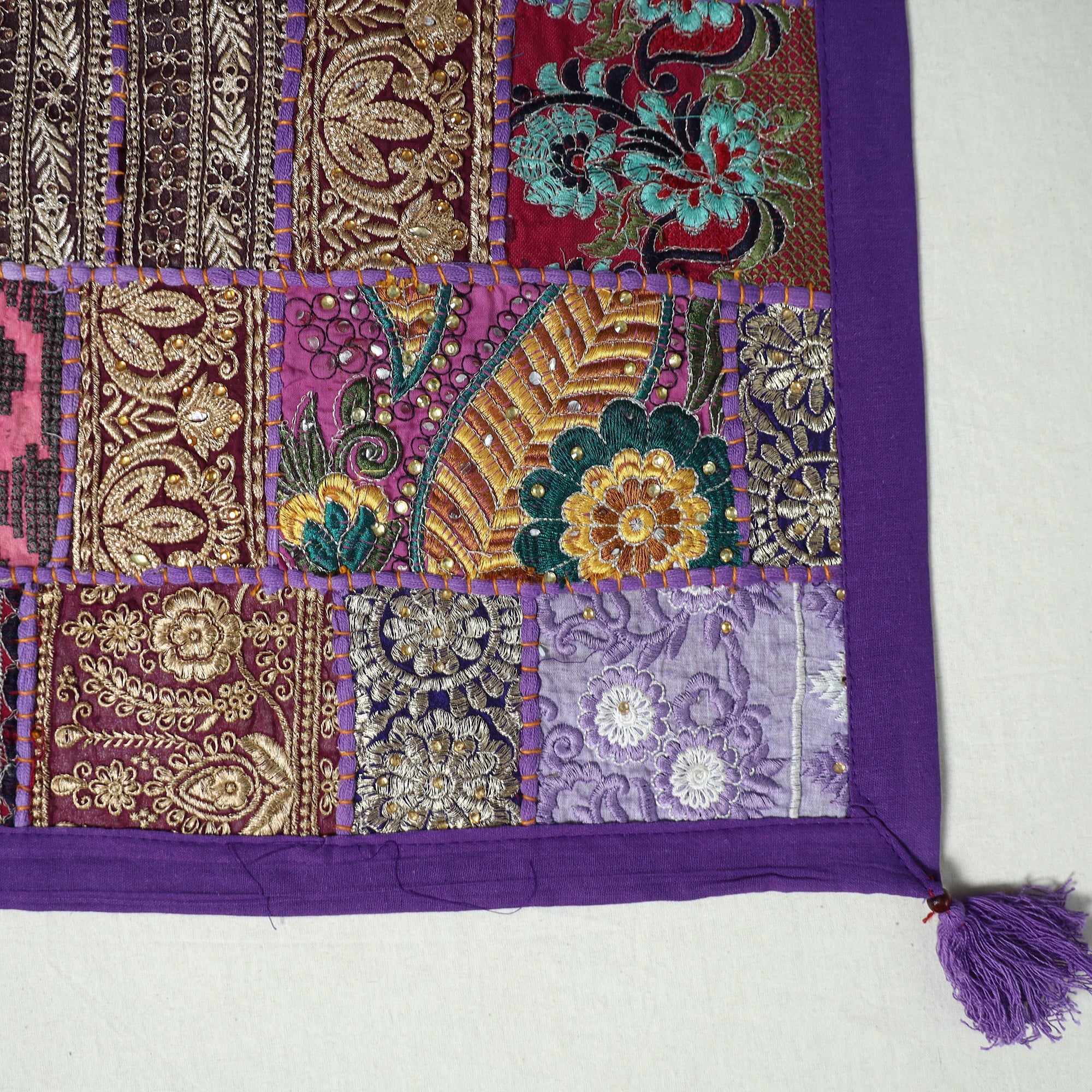 Khambadiya Patchwork Table Runner (73 x 17 in) 10 - Image 4