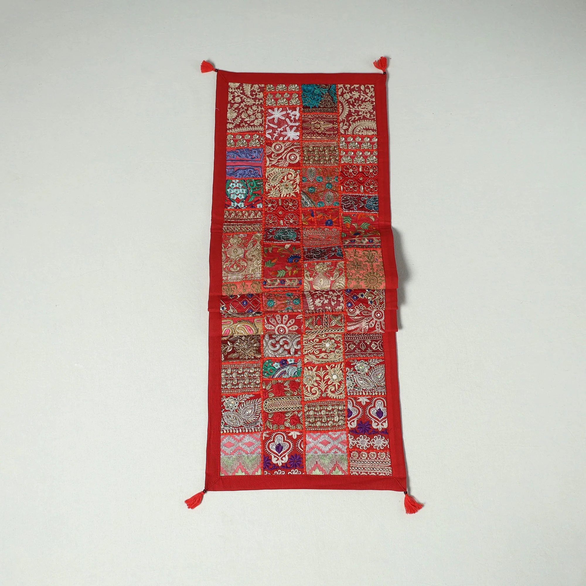 Khambadiya Patchwork Table Runner (73 x 17 in) 11 - Image 3
