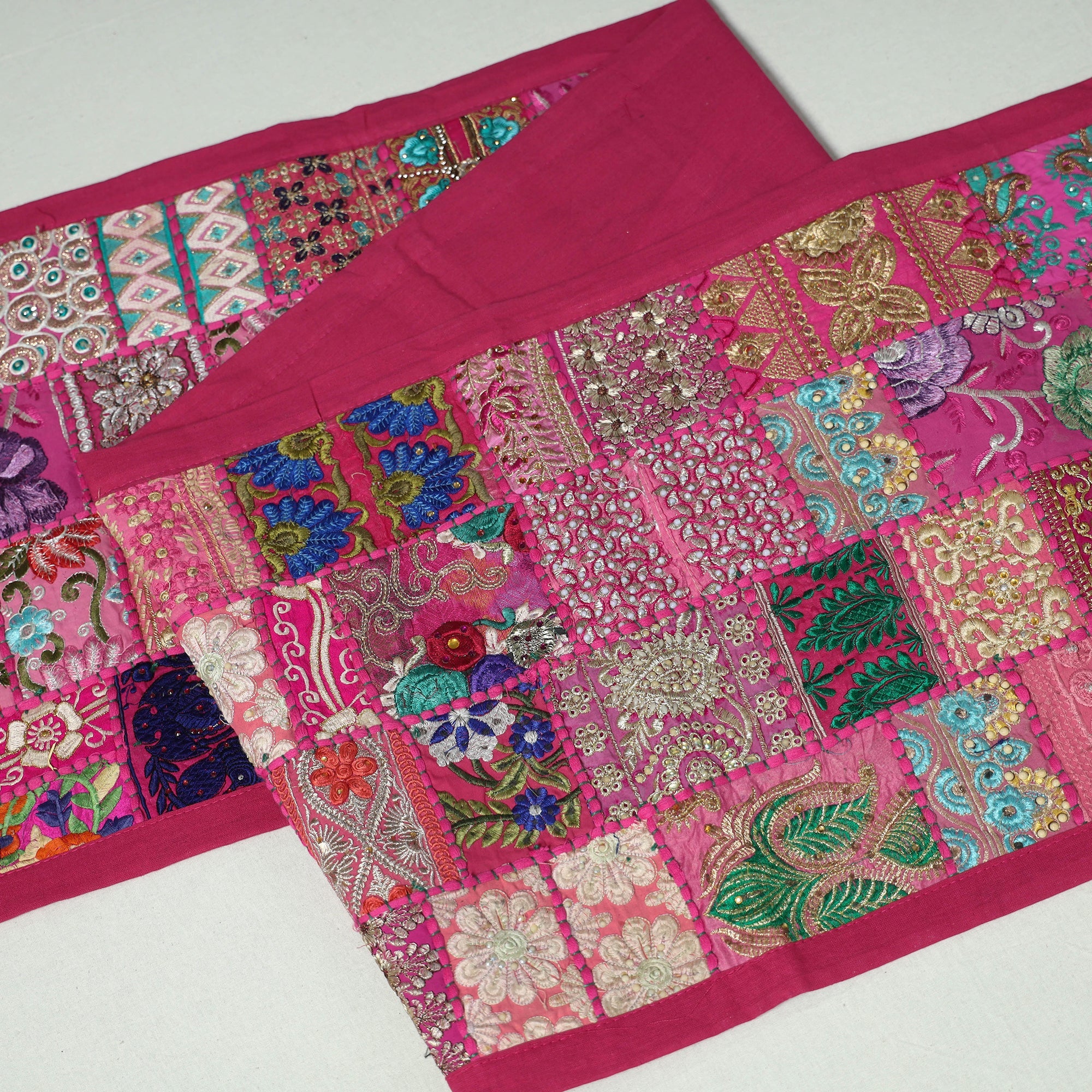 Khambadiya Patchwork Table Runner (73 x 17 in) 19 - Image 4