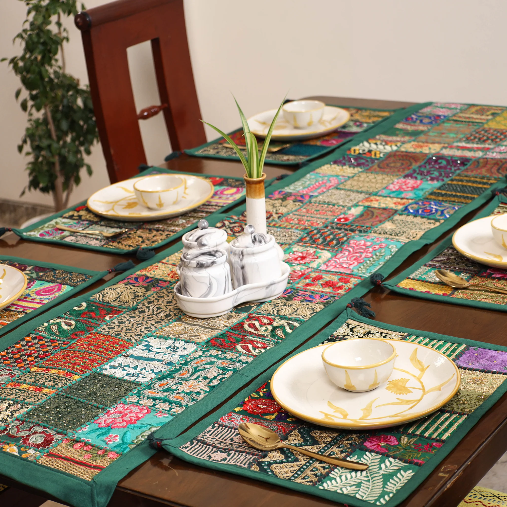 Khambadiya Patchwork Table Runner Set (Set of 7) 06 - Image 2