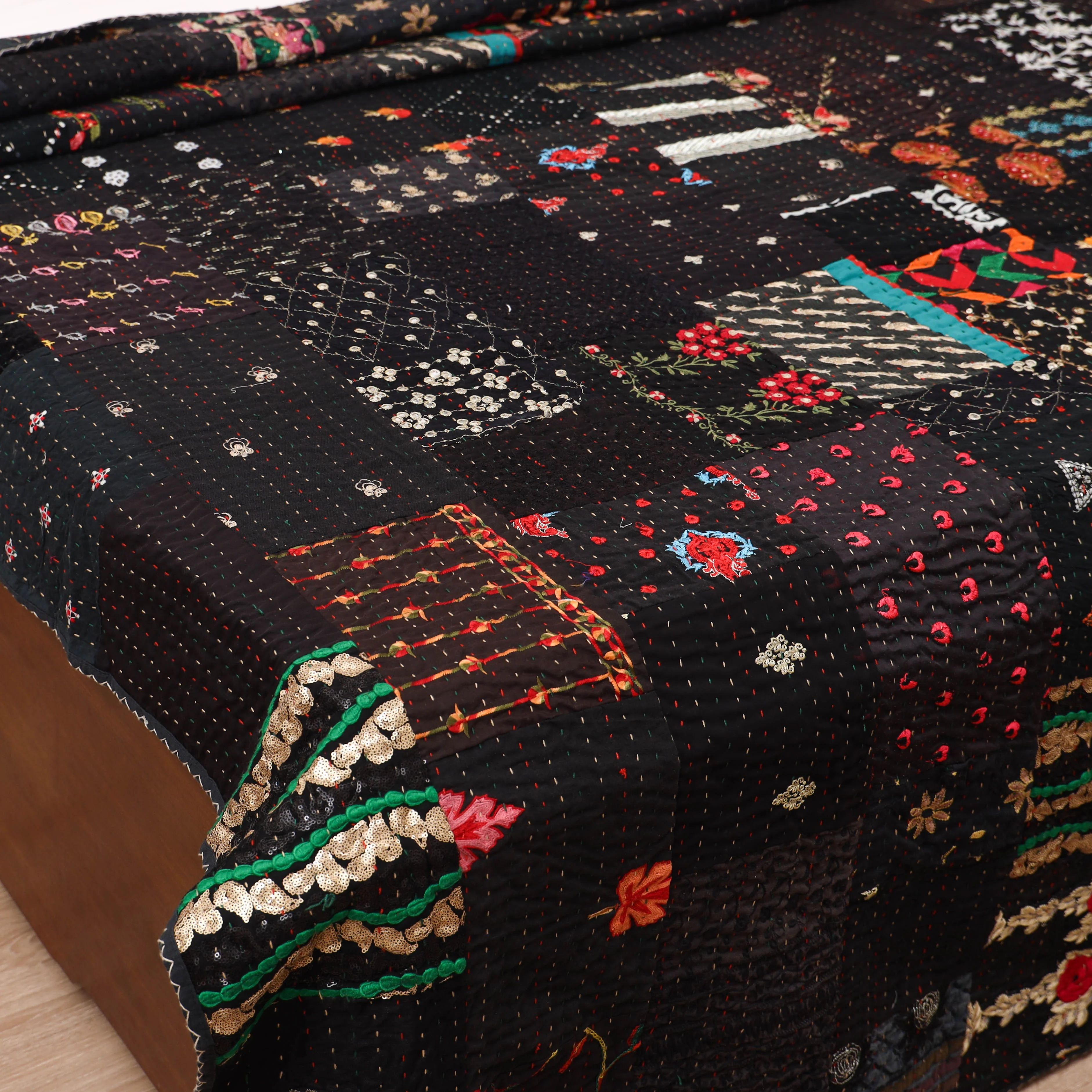 Black - Khambadiya Tagai Patchwork Quilt / Gudri / Blanket 13 - Image 3