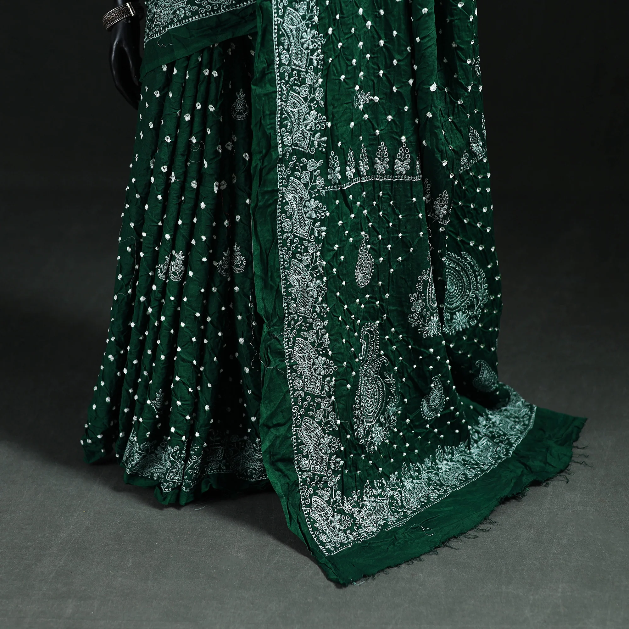 Green - Kutch Bandhani Tie-Dye Cotton Saree 07 - Image 4