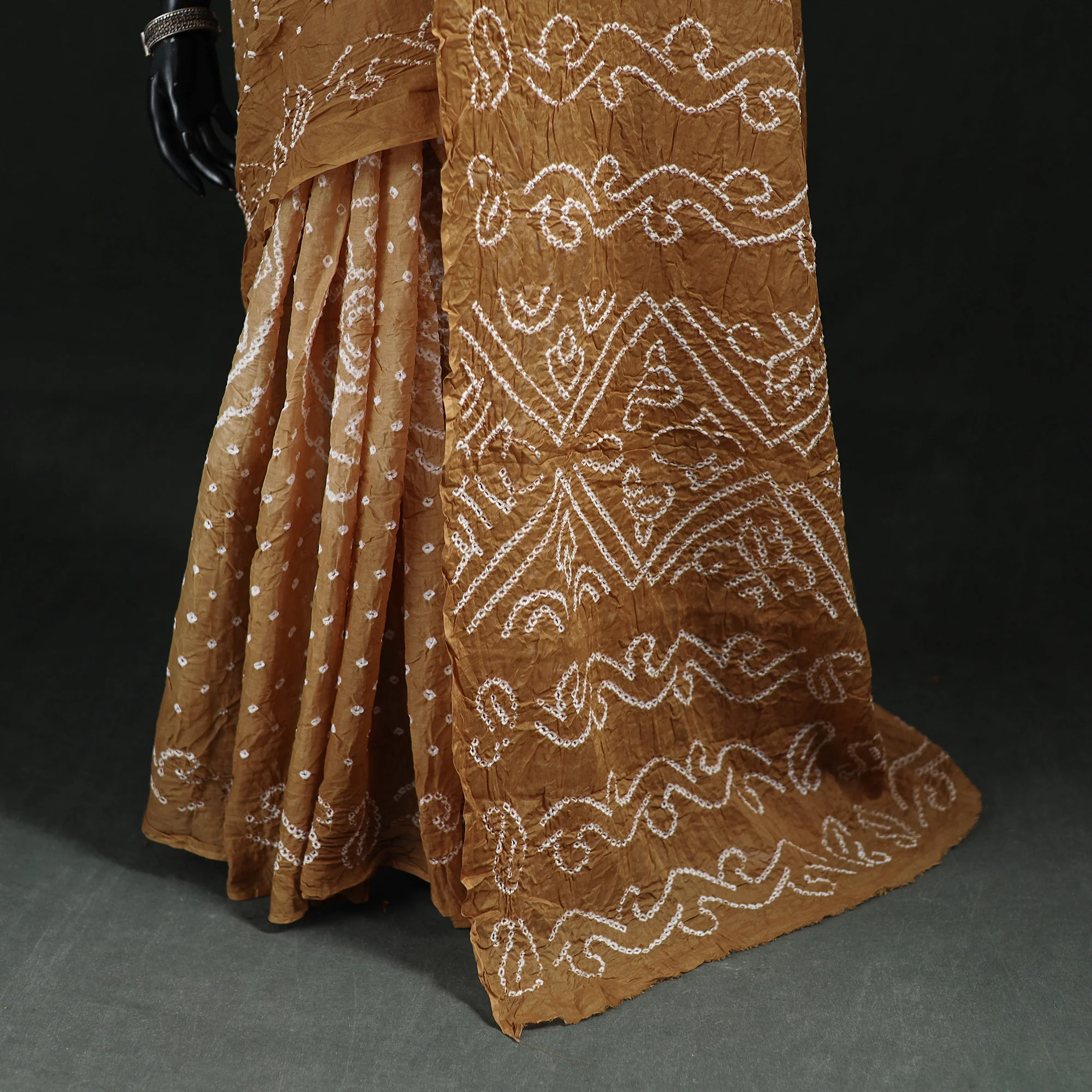 Brown - Kutch Bandhani Tie-Dye Cotton Saree 15 - Image 4