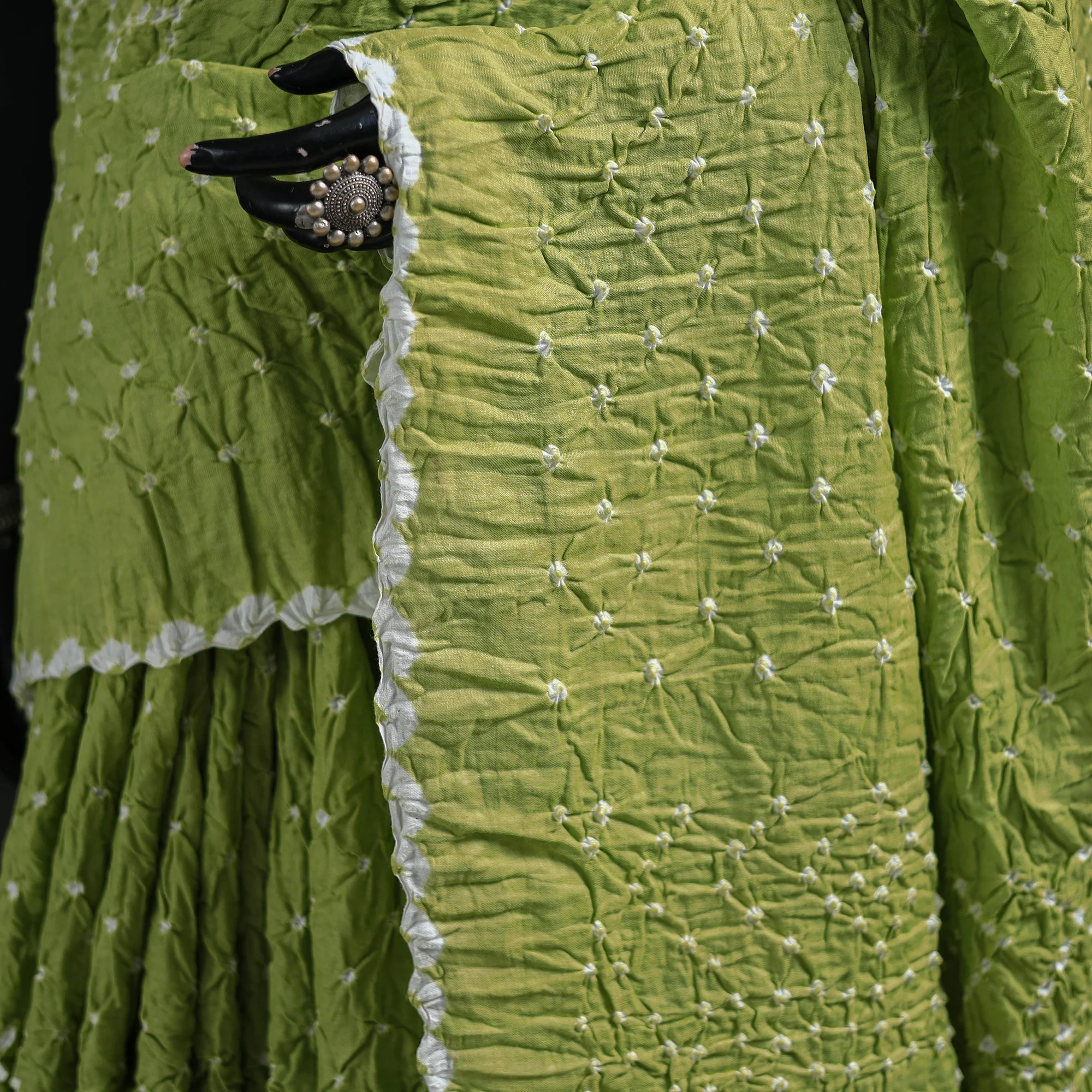 Green - Kutch Bandhani Tie-Dye Cotton Saree 24 - Image 3
