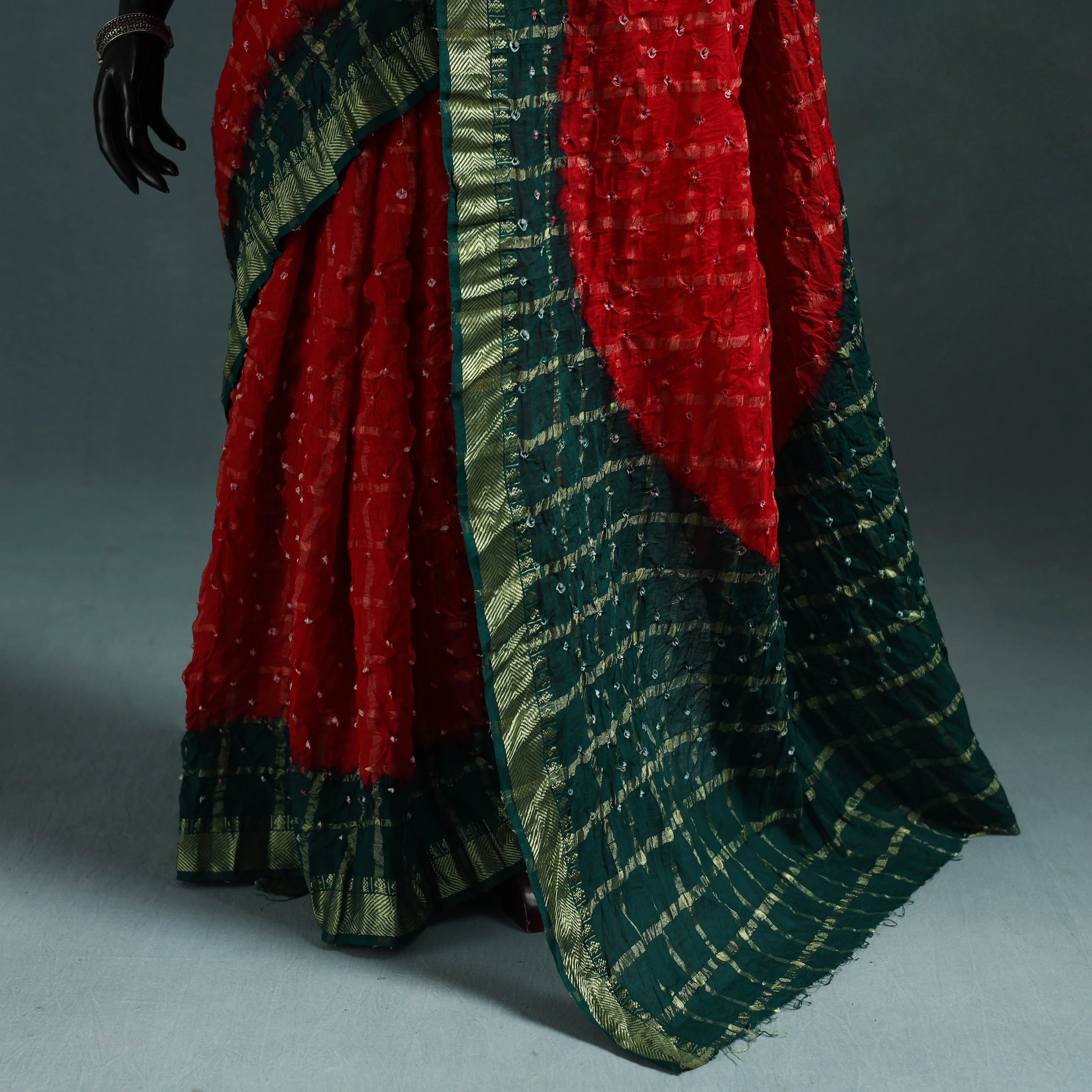 Kutch Tie-Dye Bandhani Cotton Saree with Blouse Piece 07 - Image 4