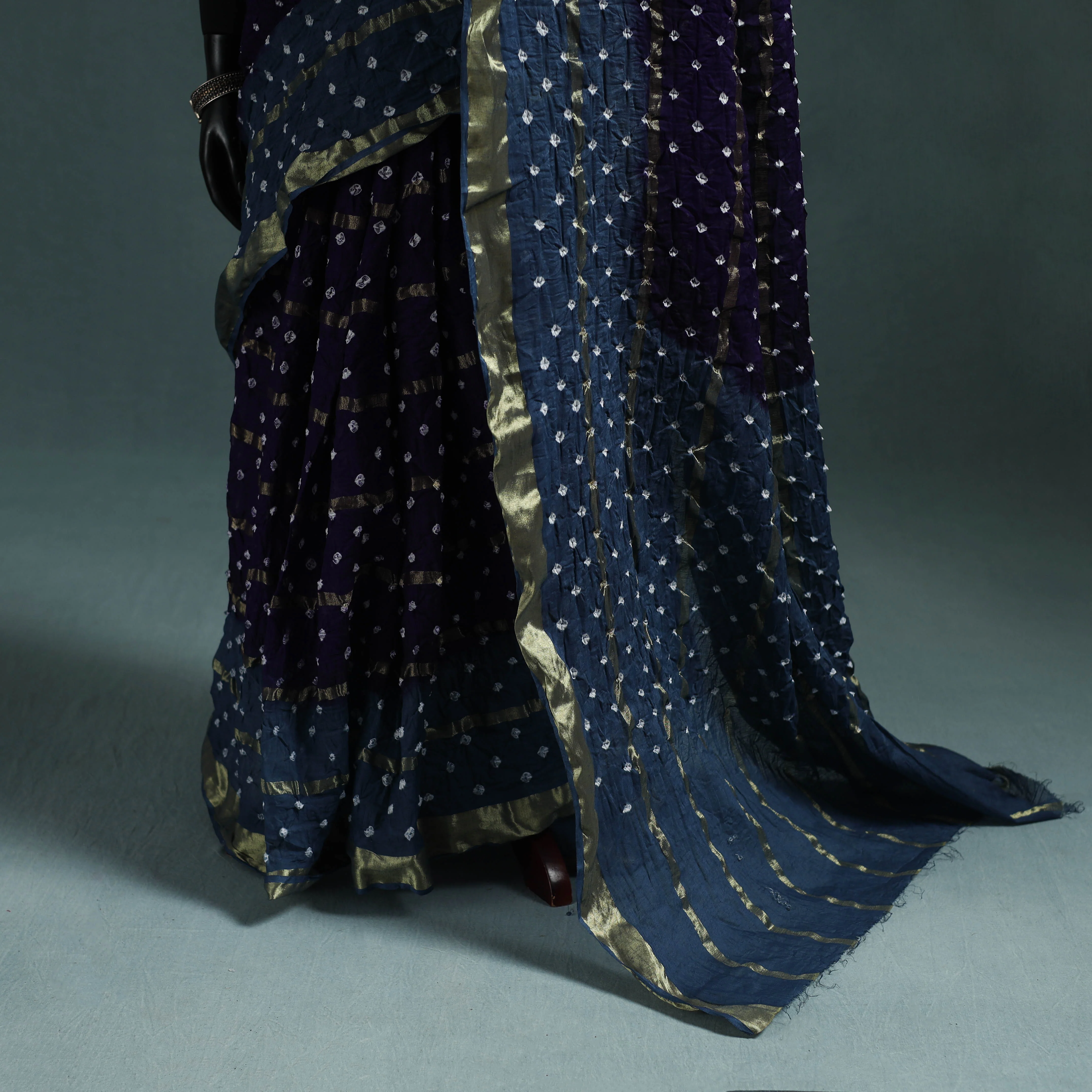 Kutch Tie-Dye Bandhani Cotton Saree with Blouse Piece 17 - Image 4