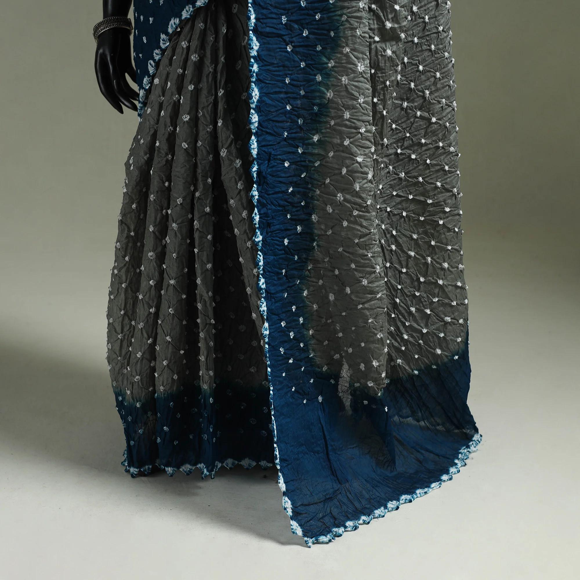 Kutch Tie-Dye Bandhani Cotton Saree with Blouse Piece 42 - Image 4