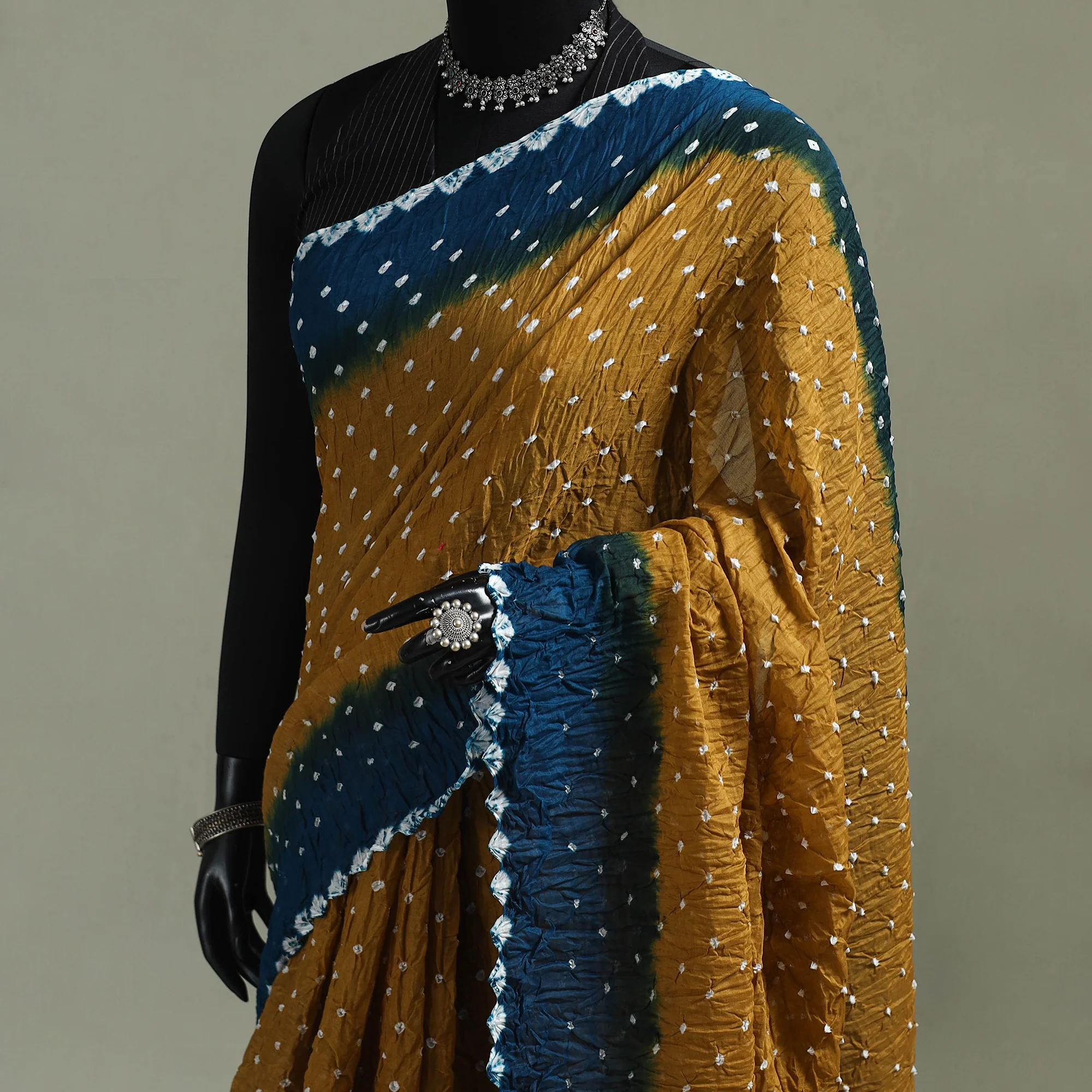 Kutch Tie-Dye Bandhani Cotton Saree with Blouse Piece 45 - Image 2