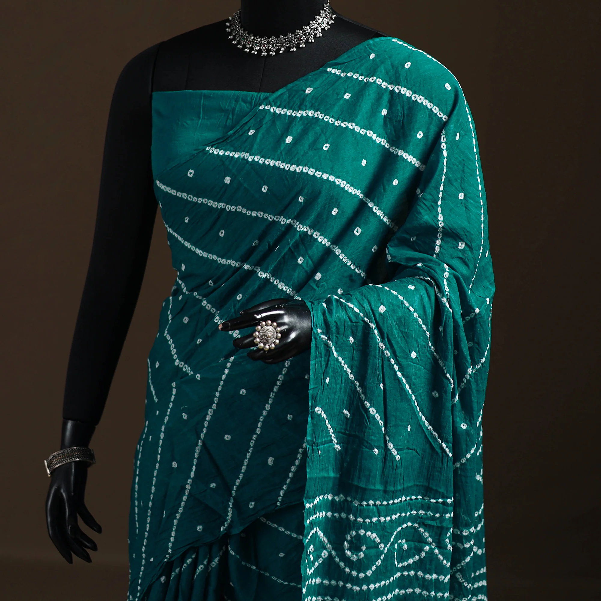 Green - Kutch Tie-Dye Pure Mul Cotton Rai Bandhani Saree with Blouse Piece 07 - Image 2