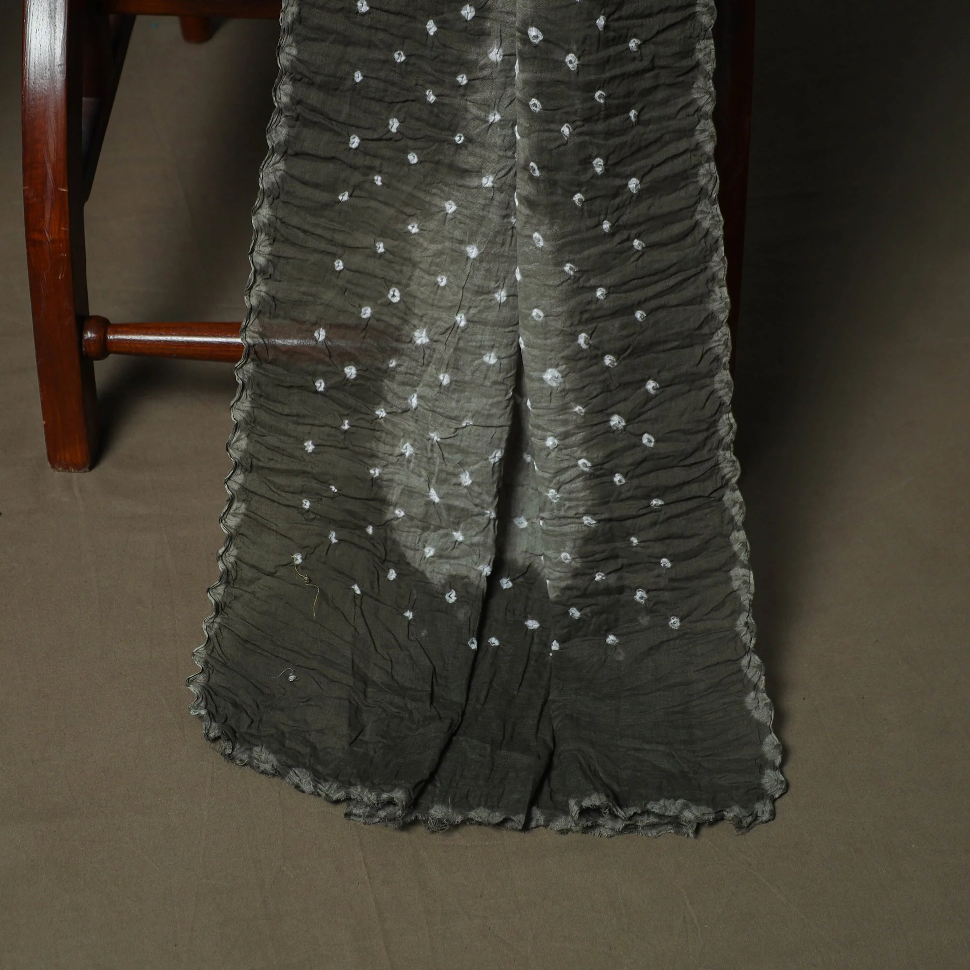 Grey - Kutch Tie-Dye Satin Cotton Bandhani 3pc Unstitched Dress Material 03 - Image 4