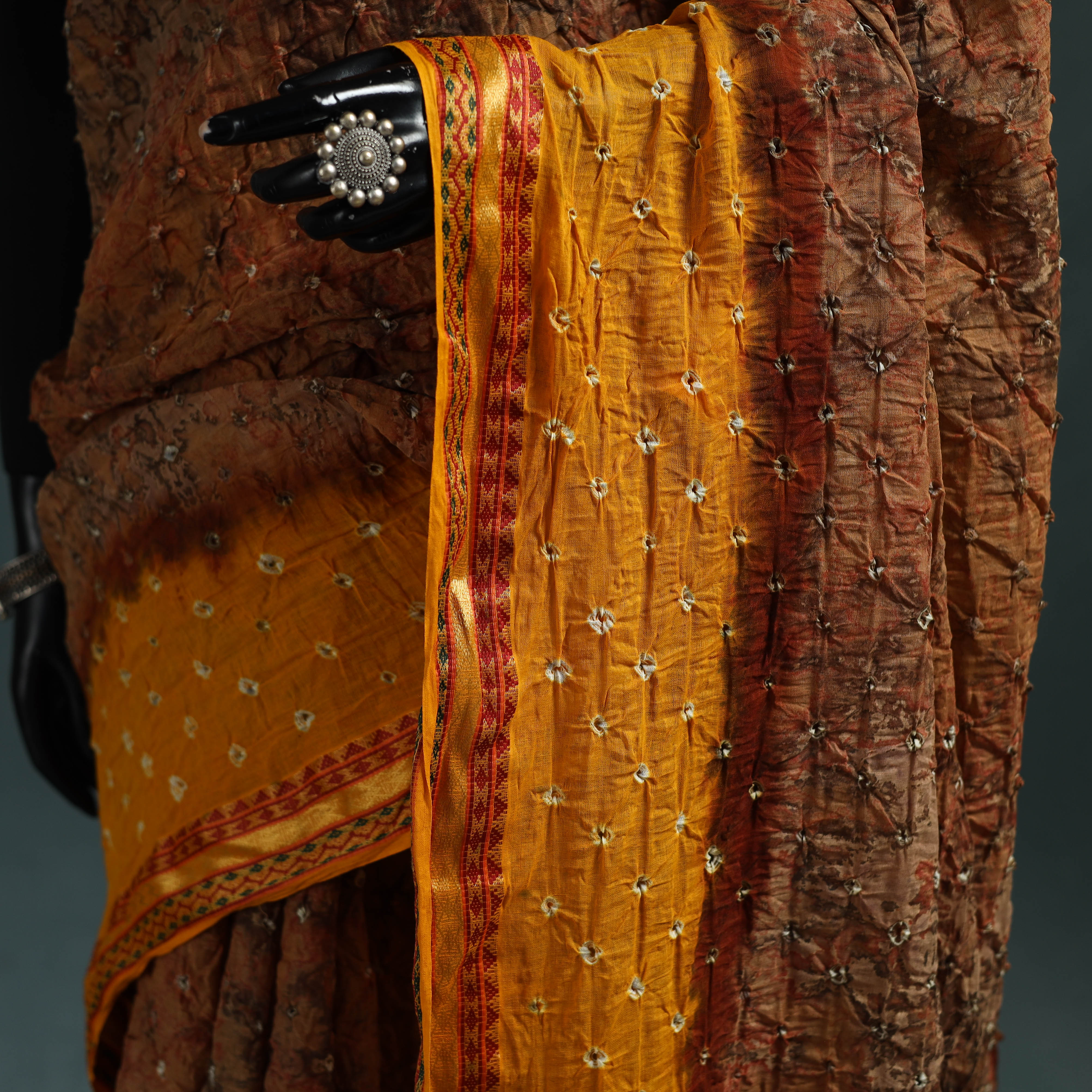 Kutch Tie-Dye Shibori Bandhani Cotton Saree with Blouse Piece 24 - Image 3