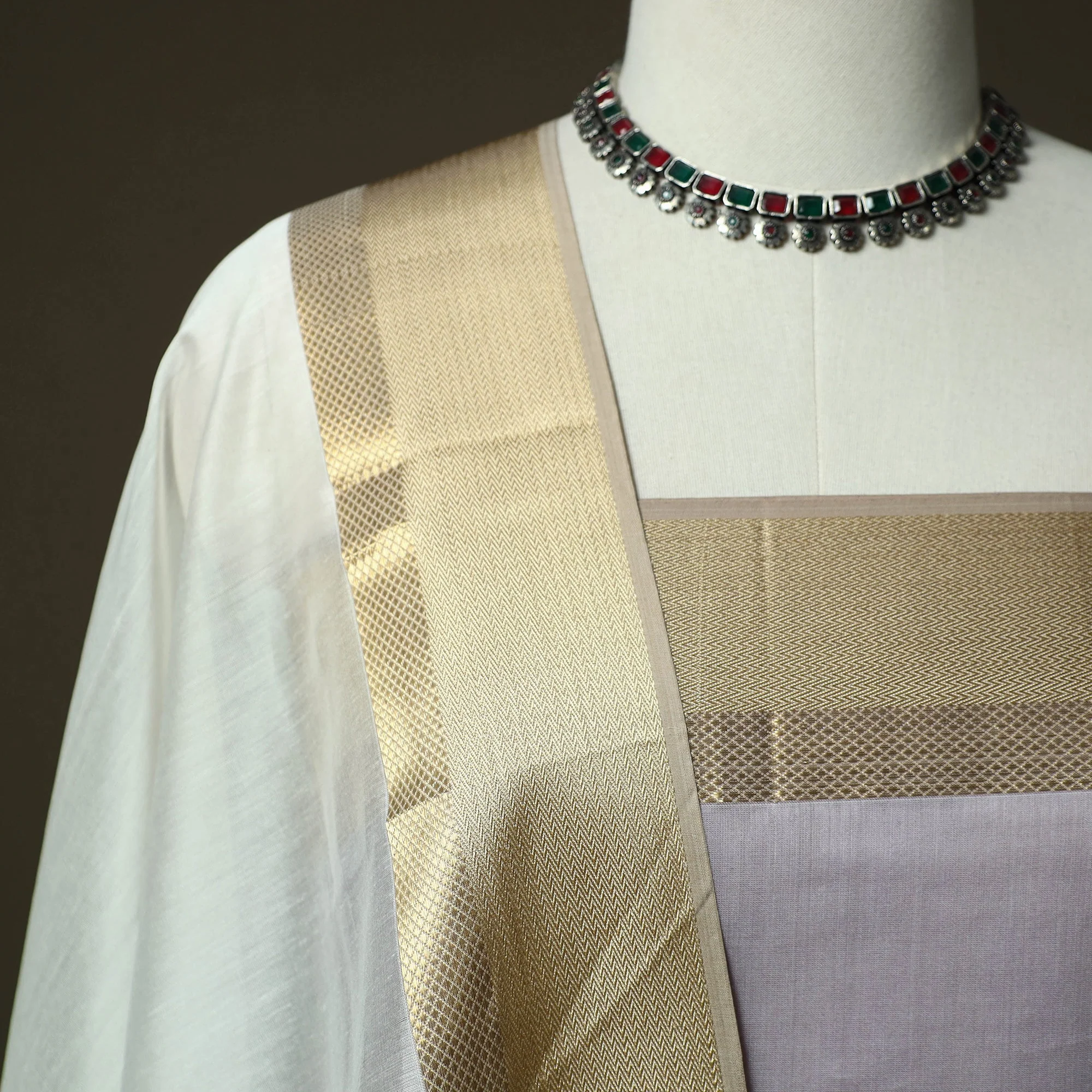 Maheshwari Silk Handloom 2pc Unstitched Dress Material with Resham Border 03 - Image 3