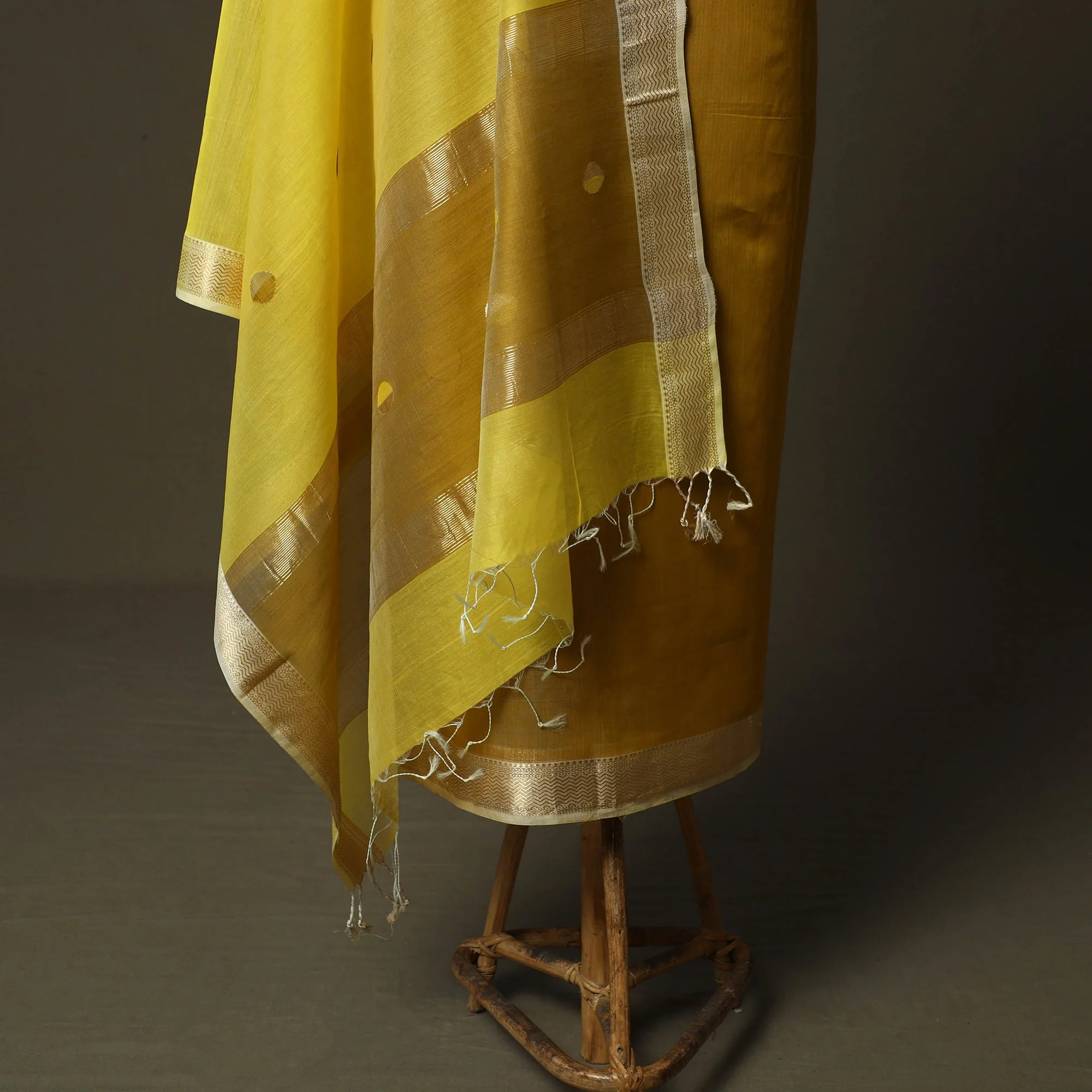 Maheshwari Silk Handloom 2pc Unstitched Dress Material with Zari Border 08 - Image 4