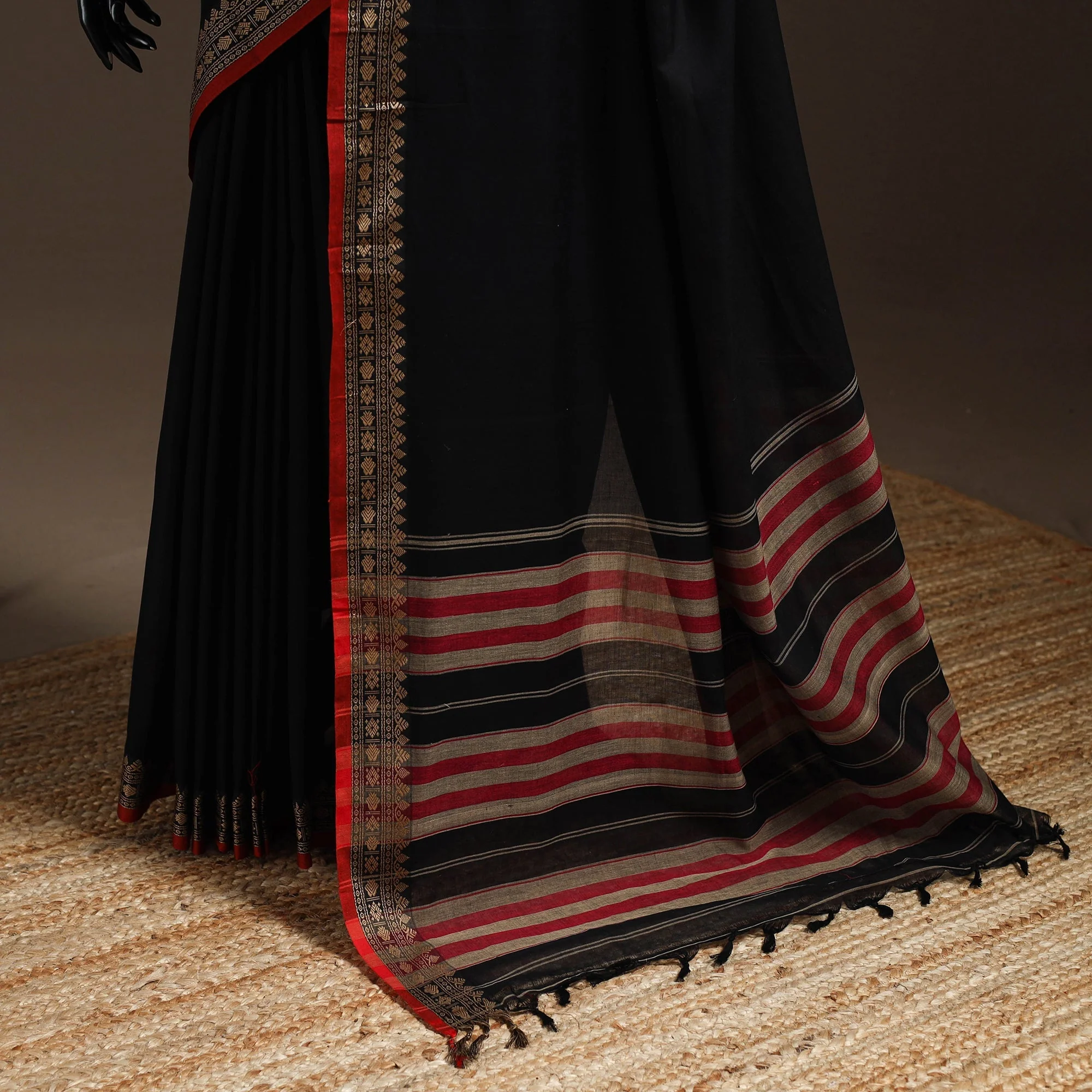 Black - Mercerised Cotton Dharwad Saree with Thread Border 13 - Image 4