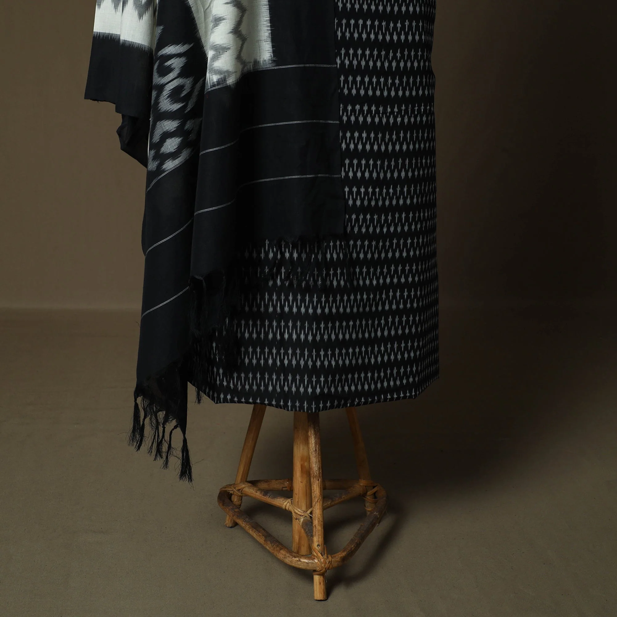 Black - Mercerised Cotton Pochampally Ikat 2pc Unstitched Dress Material 01 - Image 4