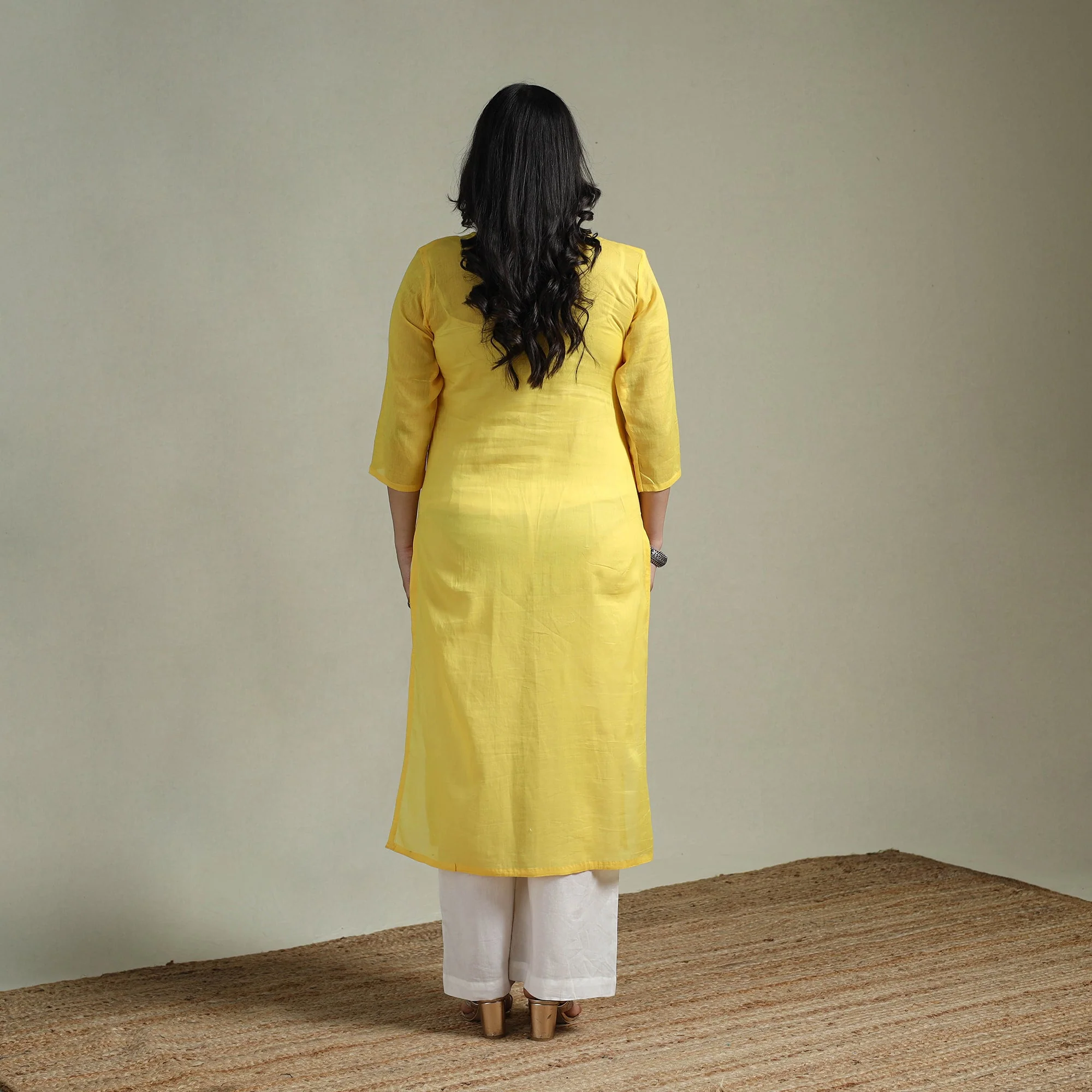 Yellow - Mulmalai Cotton Plain Dyed Straight Kurta for women 07 - Image 5