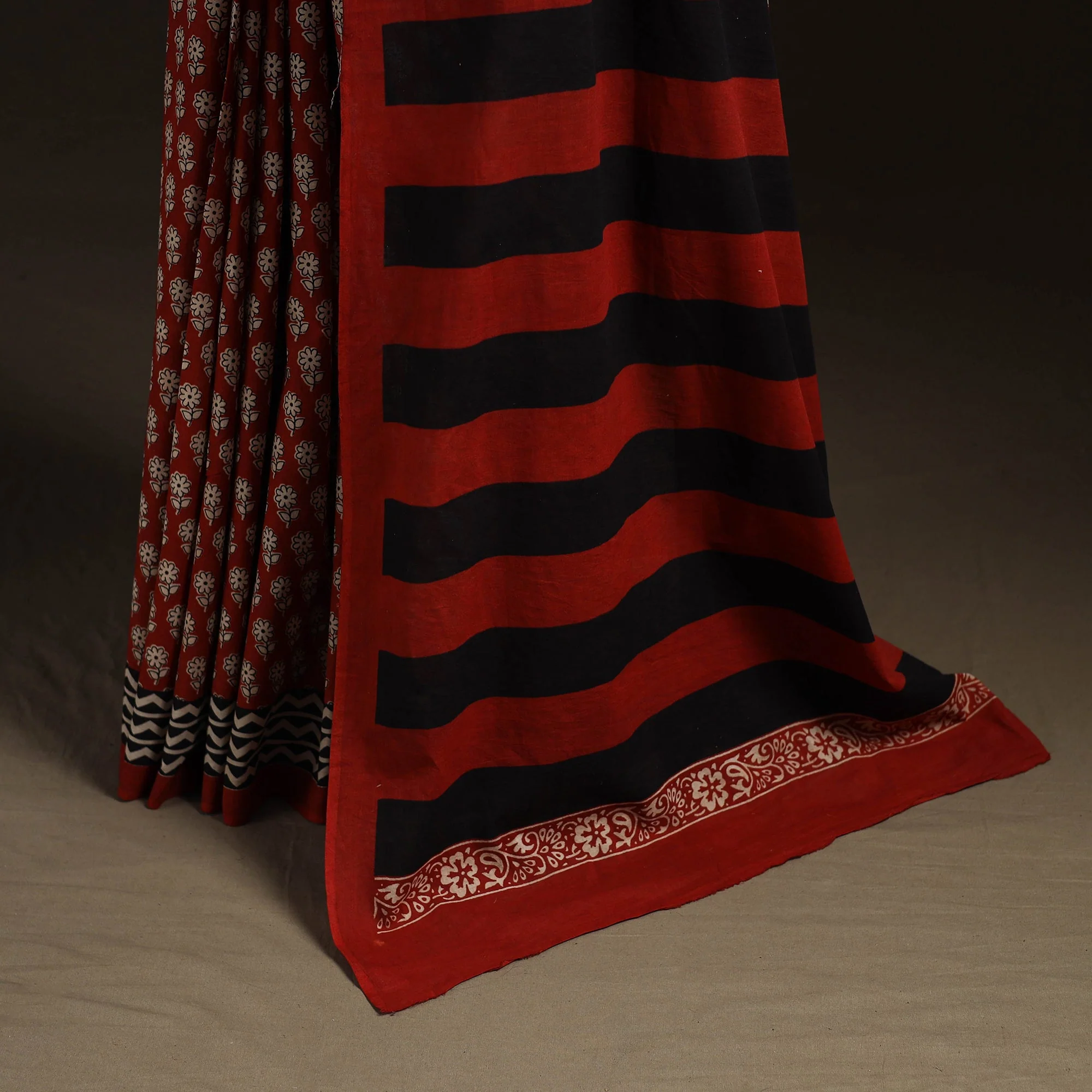 Red - Natural Dyed Hand Block Print Pure Mul Cotton Bagru Saree 11 - Image 4