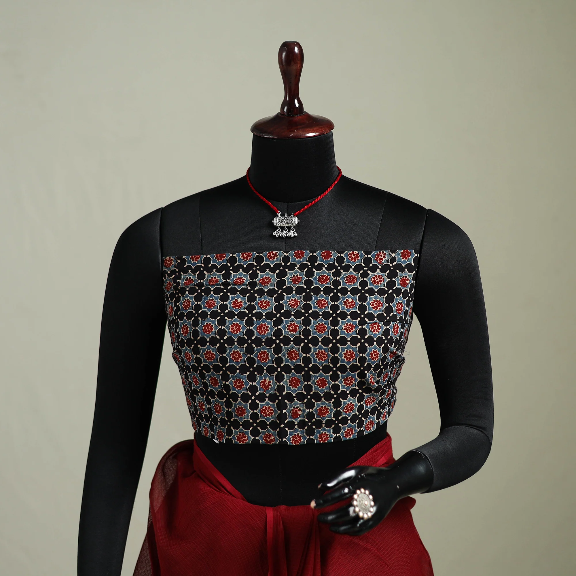 Red - Nazaakat Kota Doria Cotton Plain Saree with Blouse & Jewellery Set 181 - Image 2