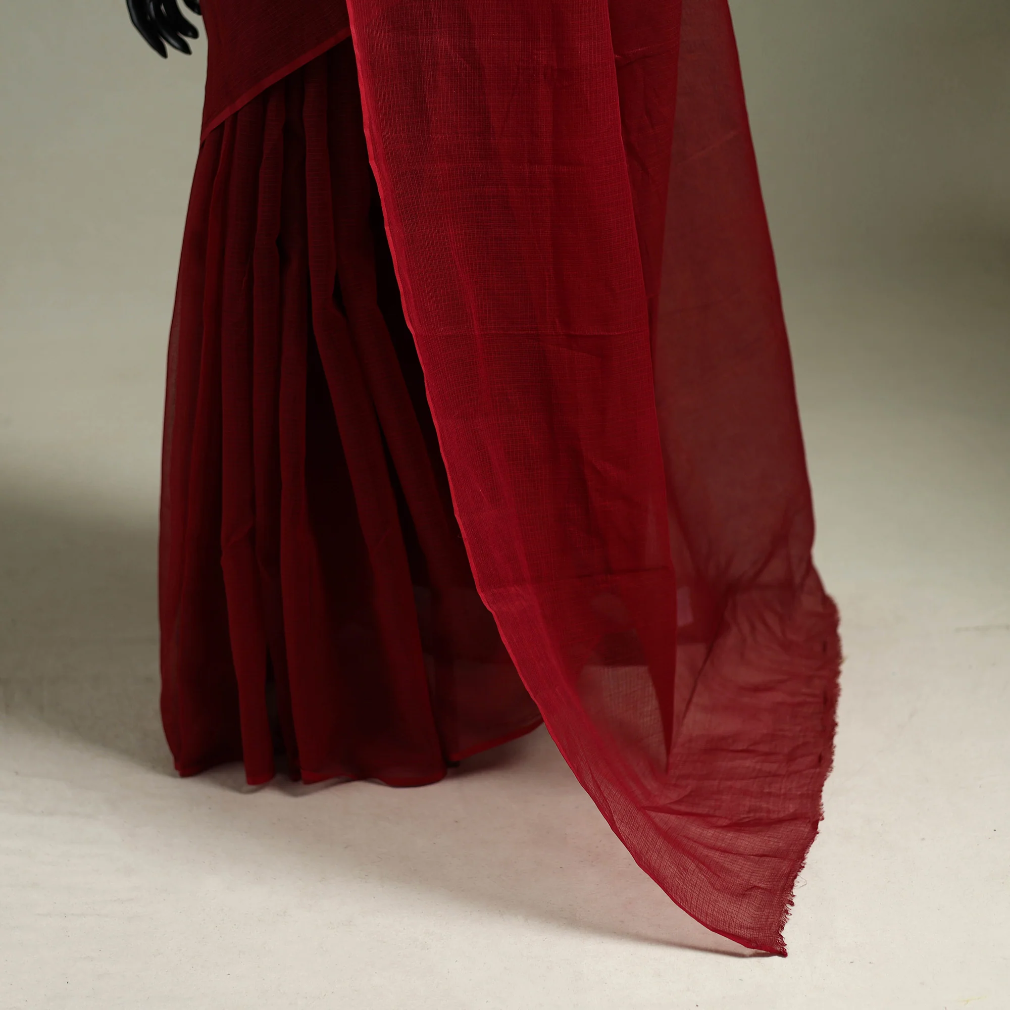 Red - Nazaakat Kota Doria Cotton Plain Saree with Blouse & Jewellery Set 188 - Image 4