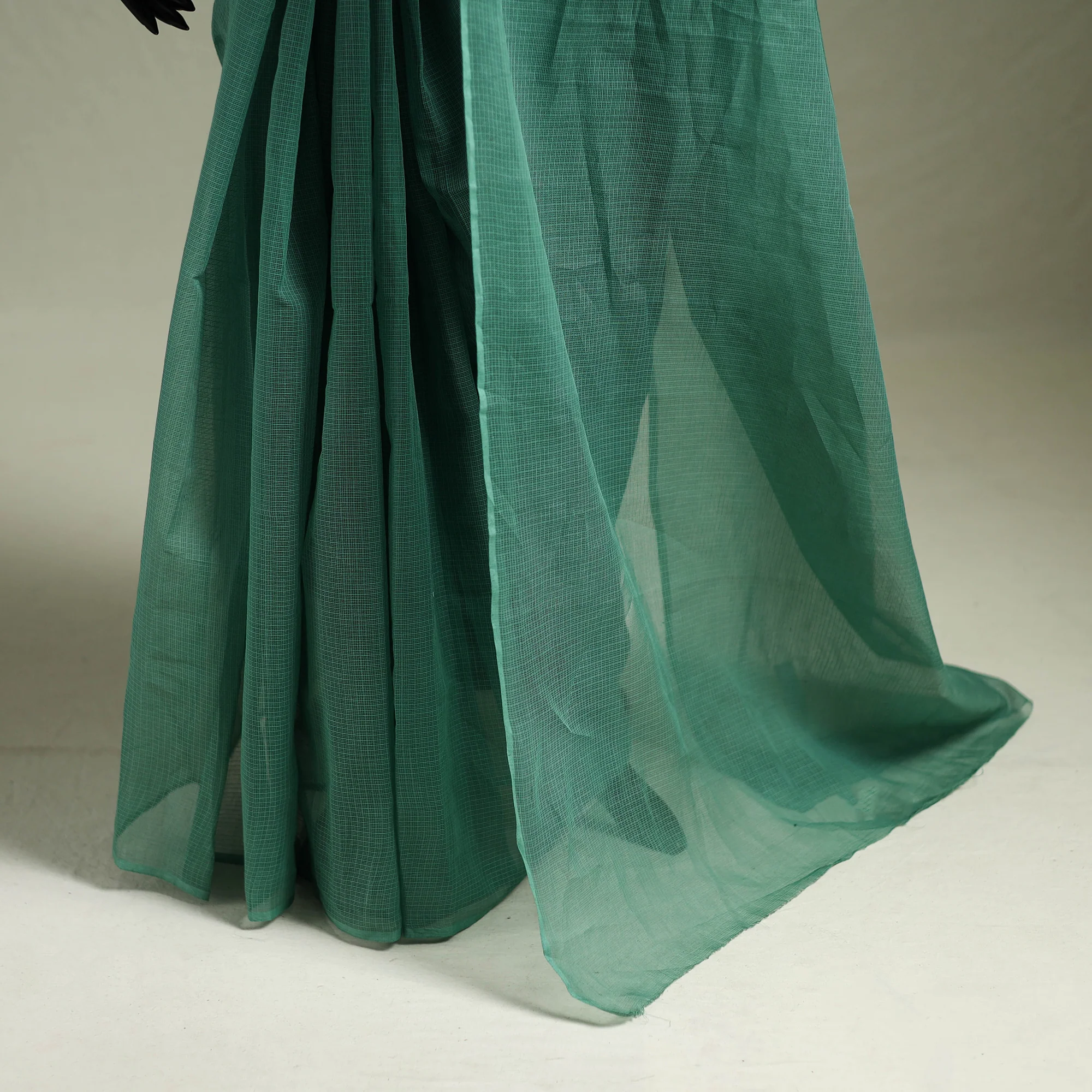 Green - Nazaakat Kota Doria Cotton Plain Saree with Blouse & Jewellery Set 24 - Image 4
