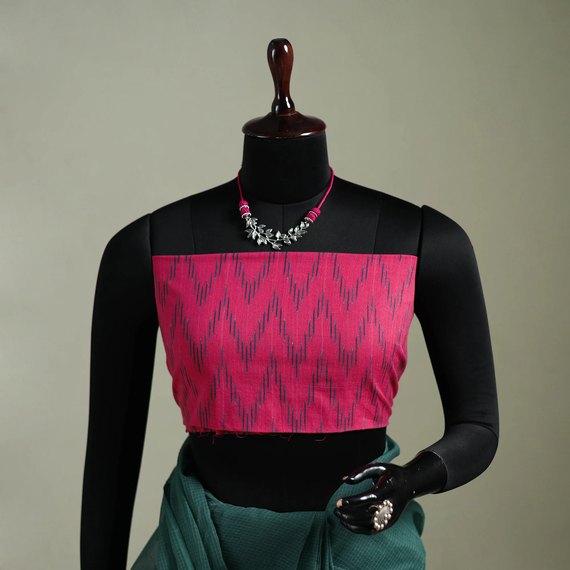 Green - Nazaakat Kota Doria Cotton Plain Saree with Blouse & Jewellery Set 57 - Image 2