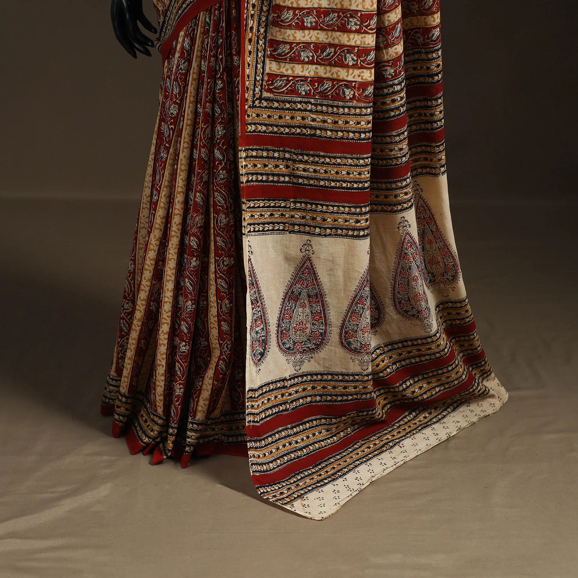 Red - Pedana Hand Block Print Natural Dyed Cotton Kalamkari Saree 41 - Image 4