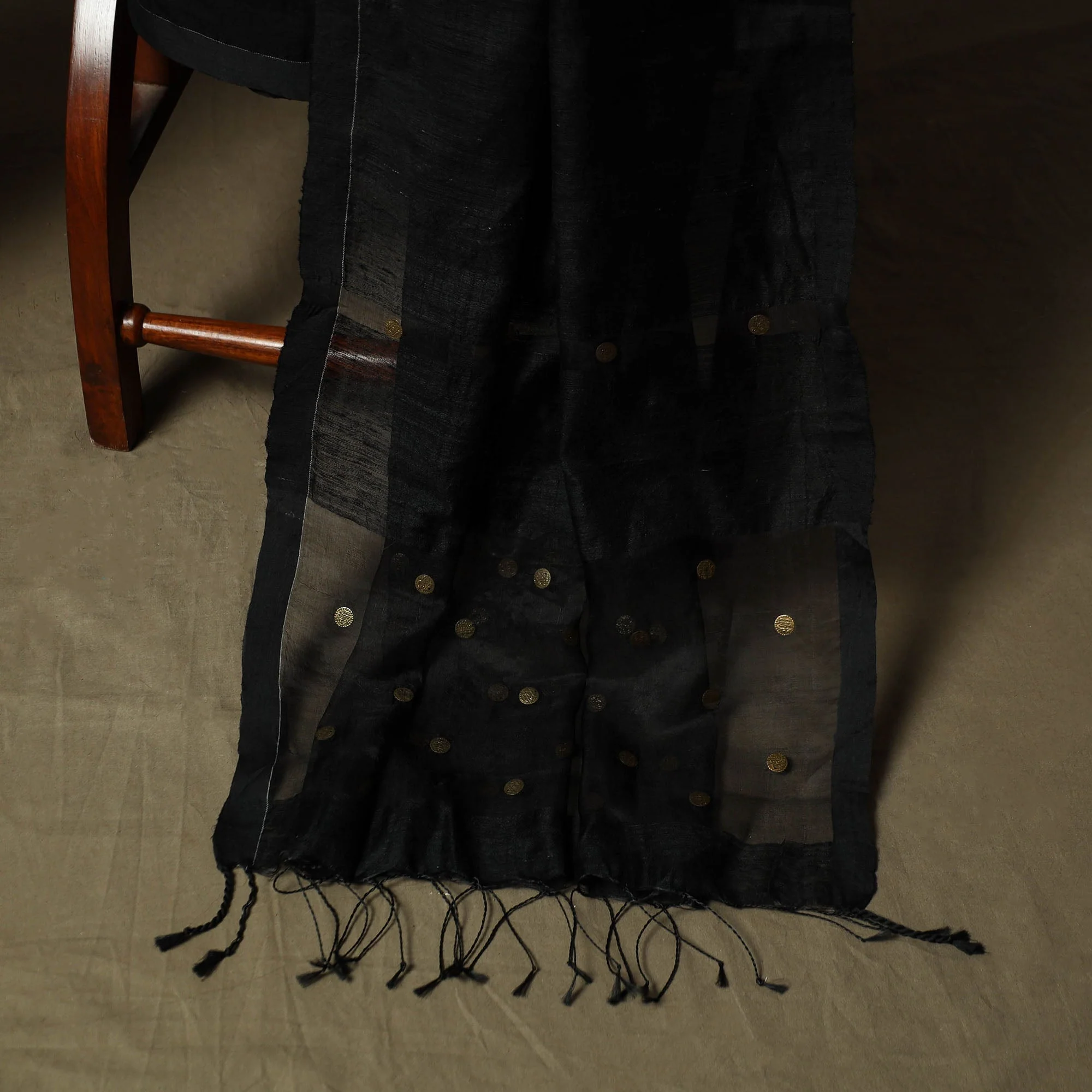 Black - Phulia Jamdani Handloom Woven Ginni Work Matka Silk 3pc Unstitched Dress Material 03 - Image 4