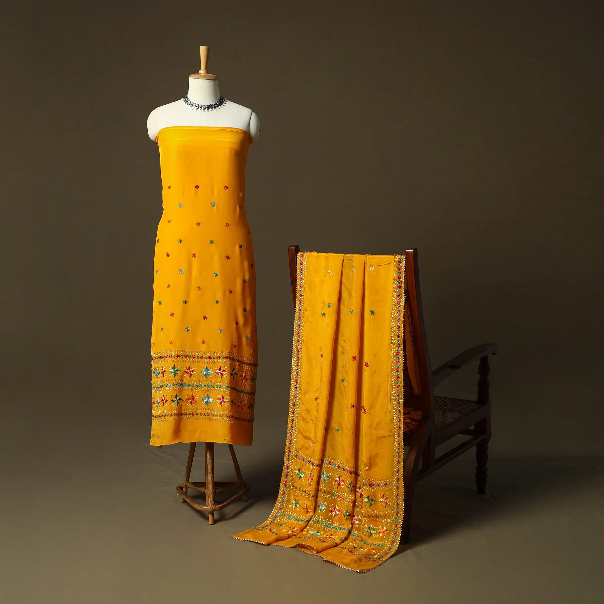 Phulkari Hand Embroidered Crepe Silk 3pc Unstitched Dress Material Suit Set 01 - Image 2
