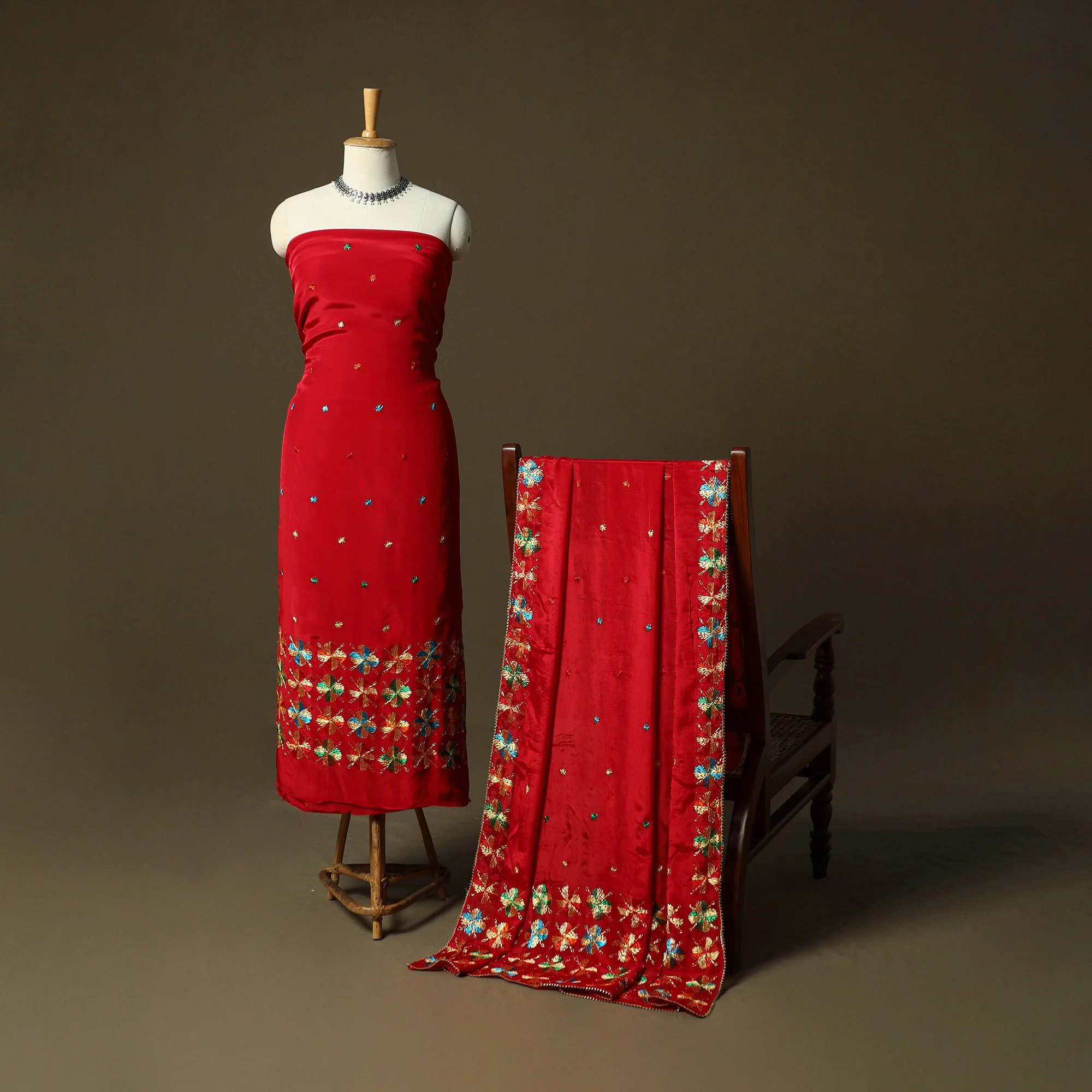 Phulkari Hand Embroidered Crepe Silk 3pc Unstitched Dress Material Suit Set 06 - Image 2