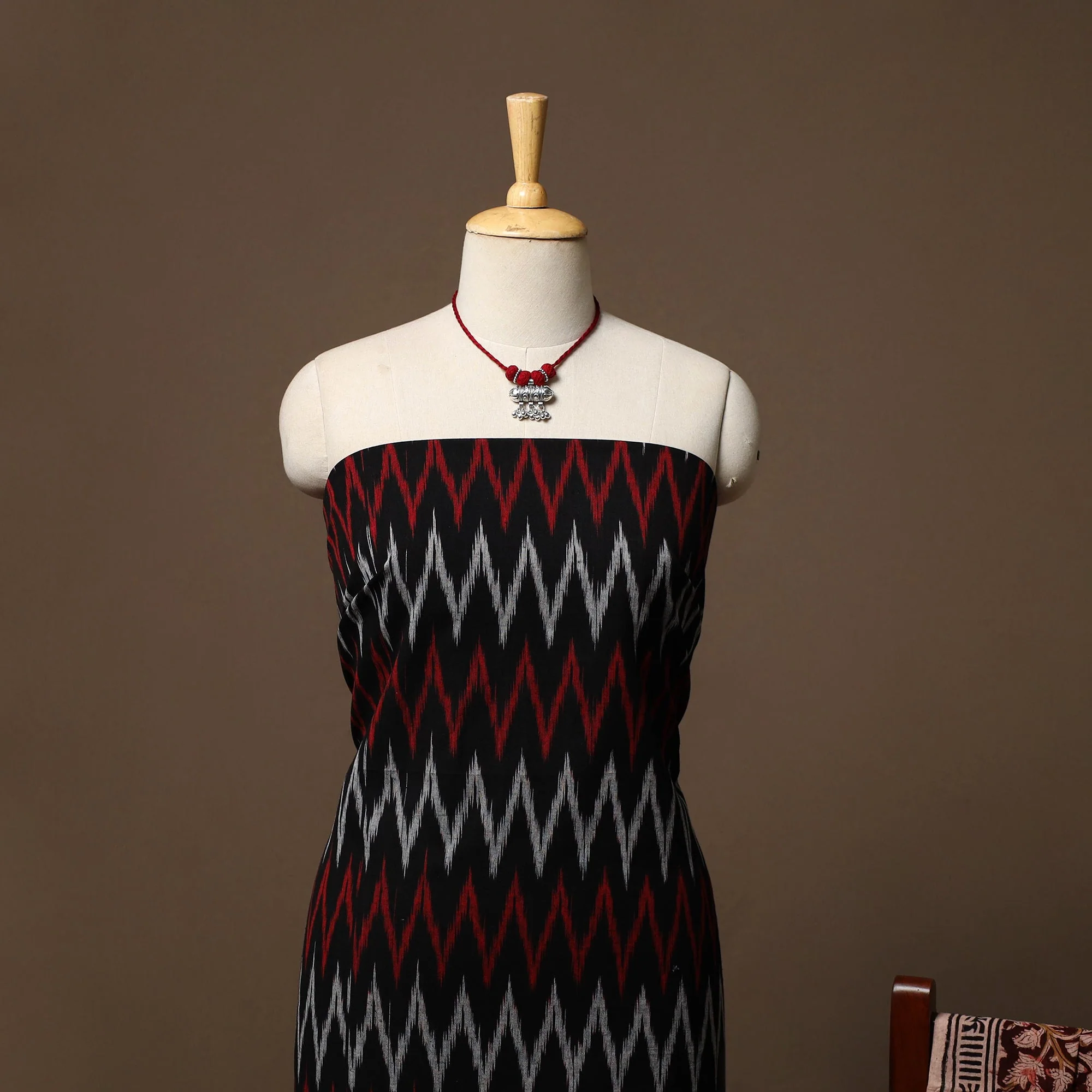 Black - Pochampally Ikat Cotton 2pc Unstitched Dress Material with Jewellery Set 16 - Image 3