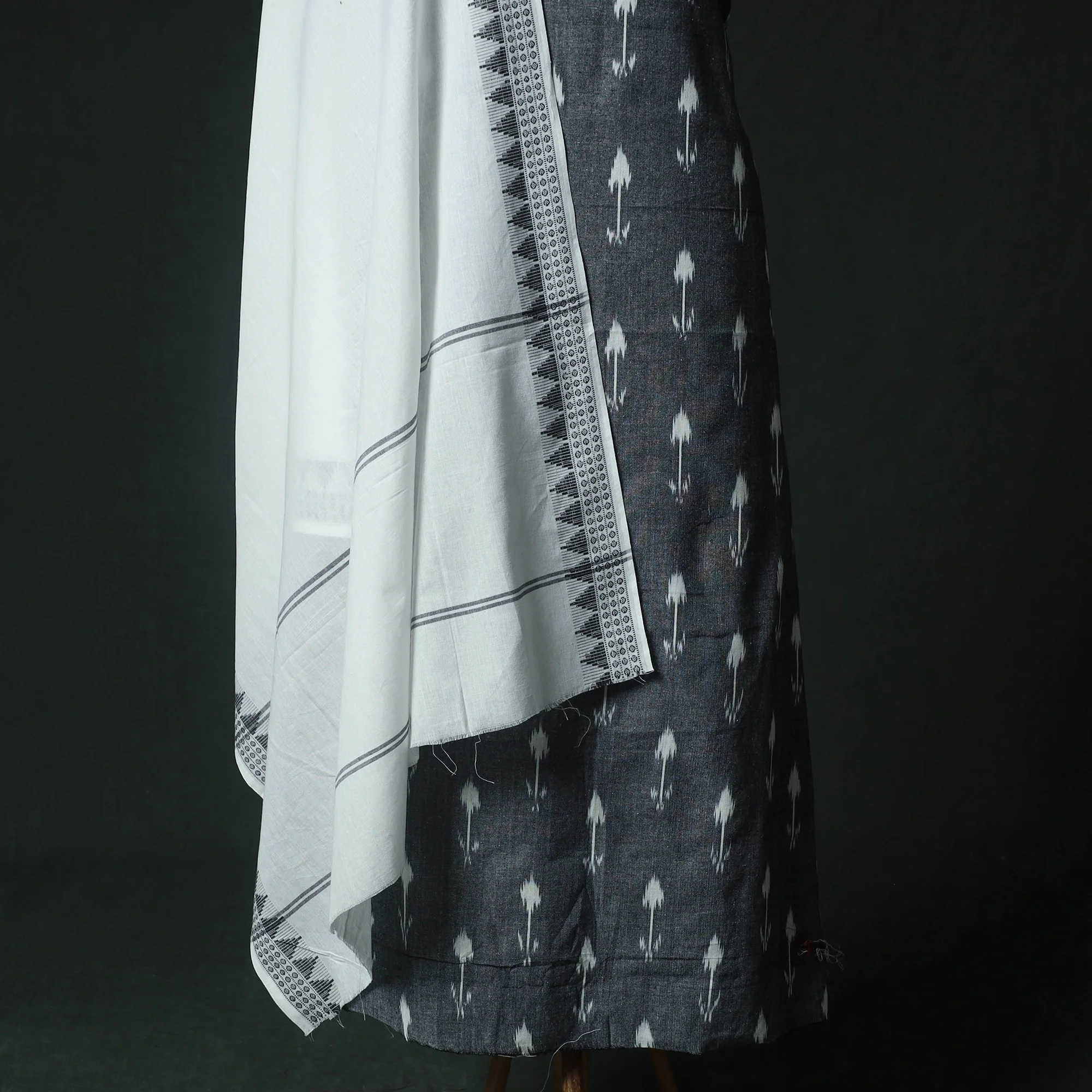 Pochampally Ikat Woven 2pc Cotton Unstitched Dress Material Kurta Set with Jewellery 12 - Image 4