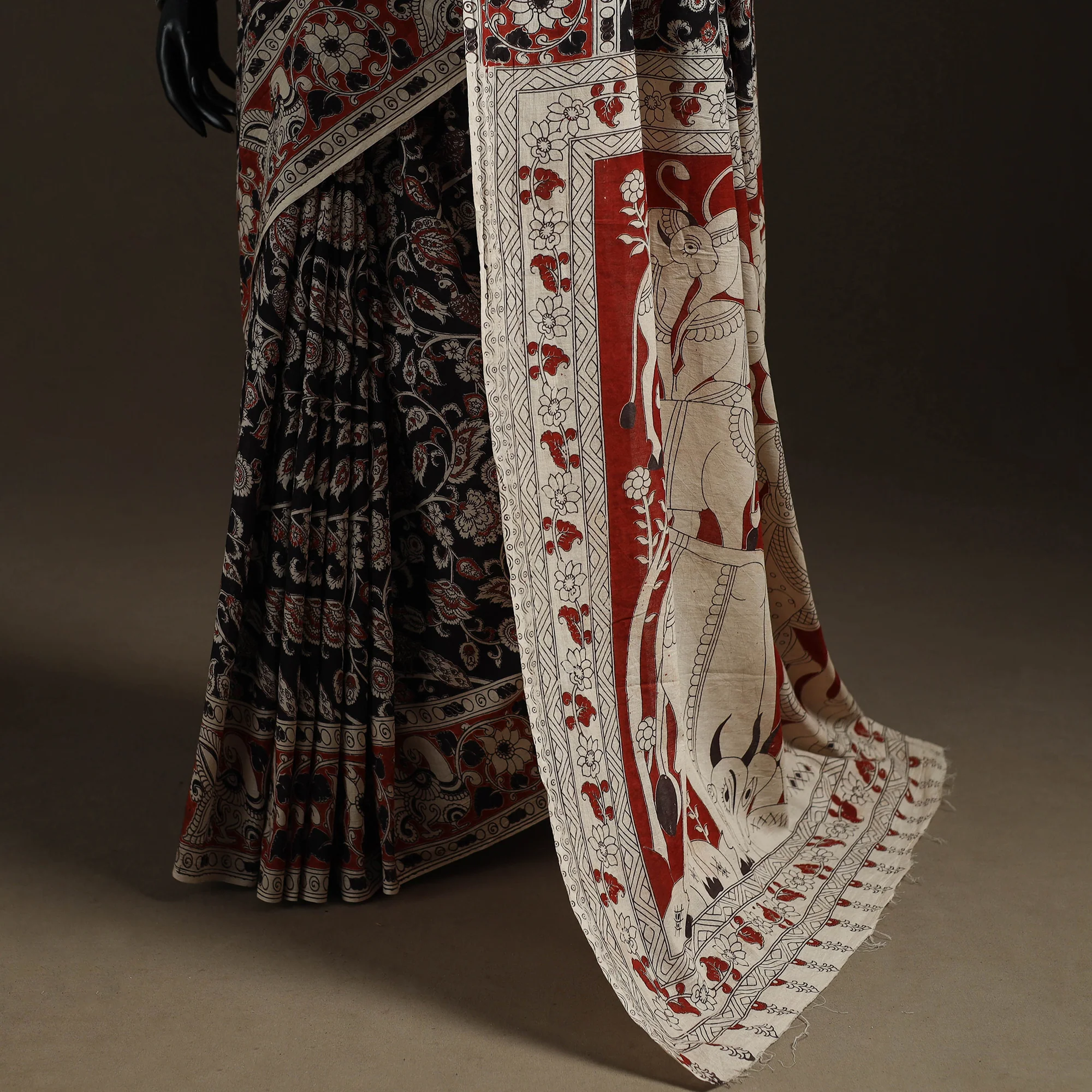 Printed Cotton Kalamkari Saree 26 - Image 4