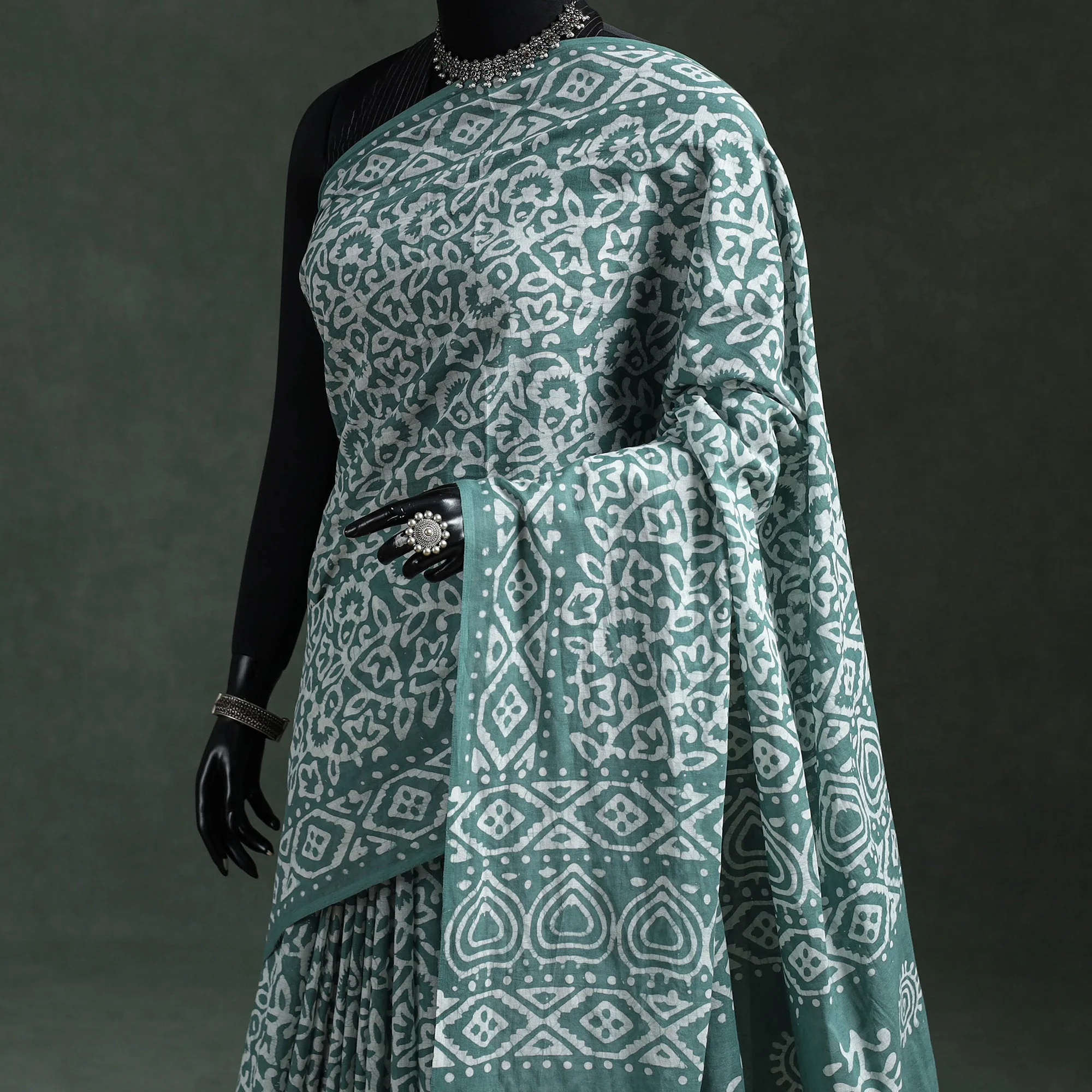 Green - Pure Mul Cotton Hand Block Batik Print Saree 32 - Image 2