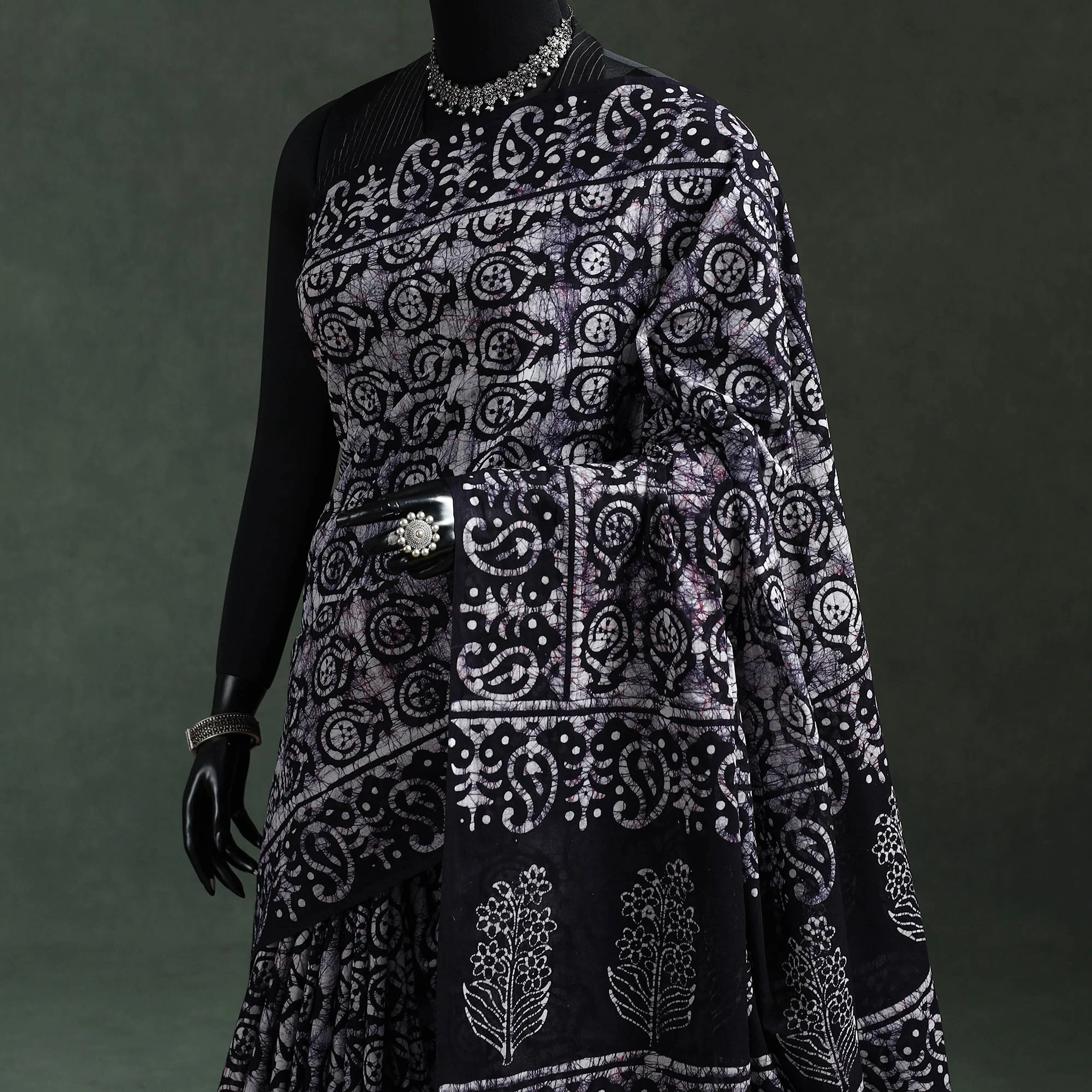 Black - Pure Mul Cotton Hand Block Batik Print Saree 41 - Image 2