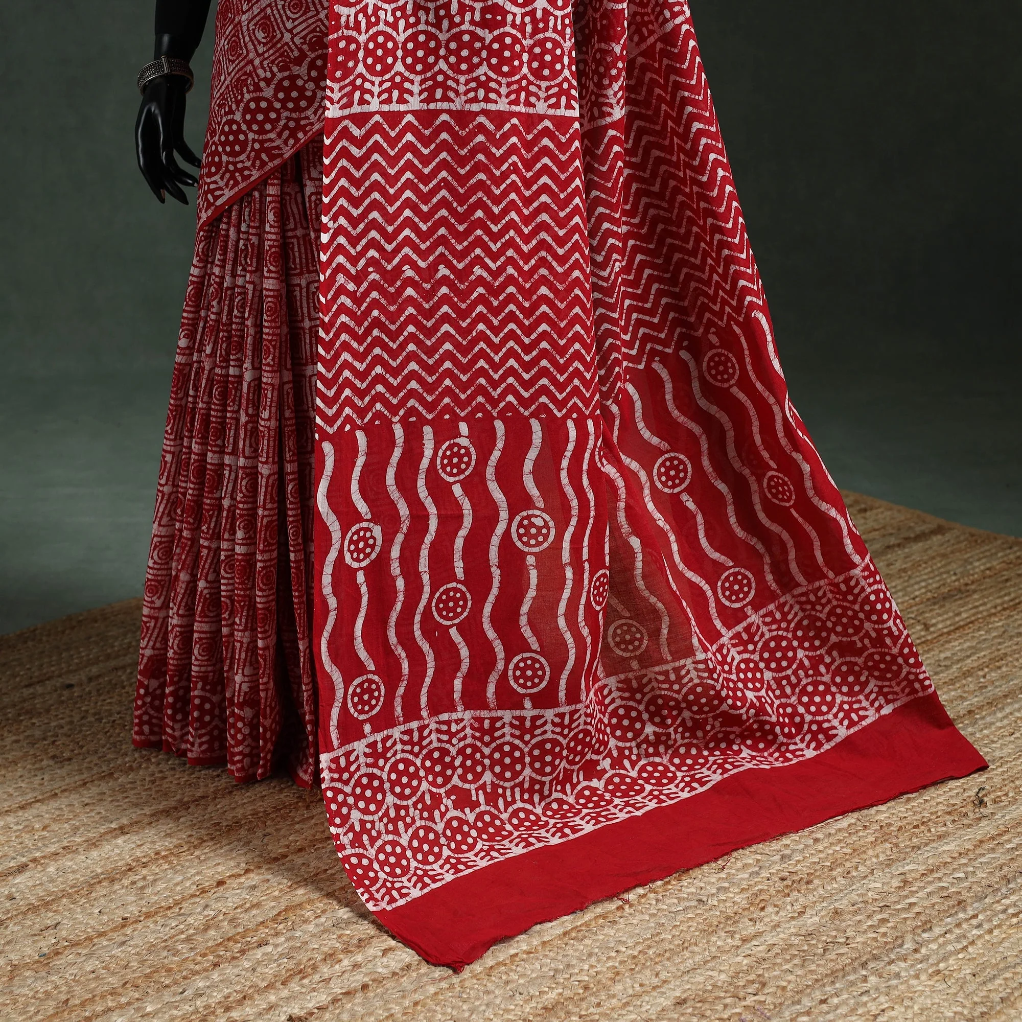 Red - Pure Mul Cotton Hand Block Batik Print Saree 56 - Image 4