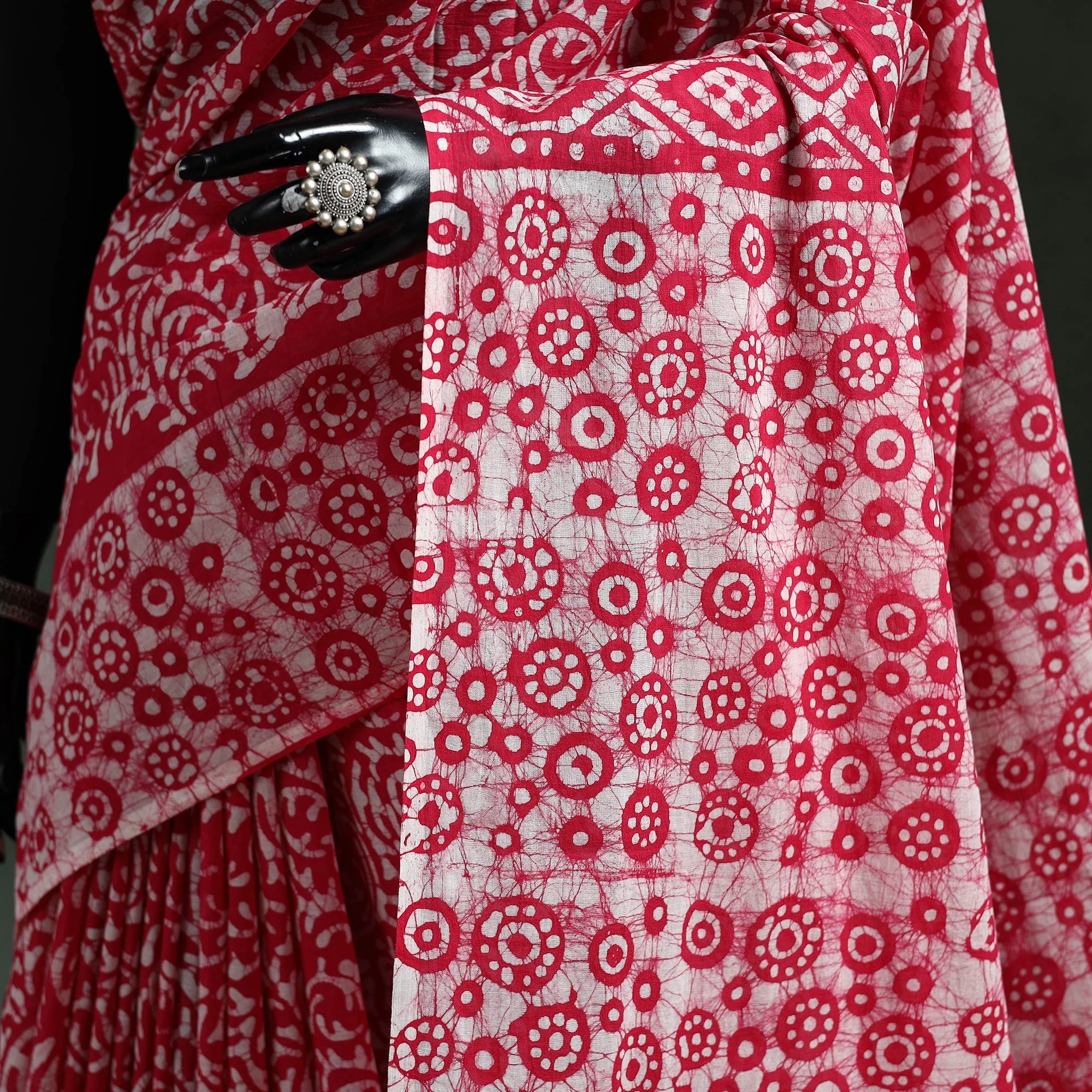 Red - Pure Mul Cotton Hand Block Batik Print Saree 69 - Image 3
