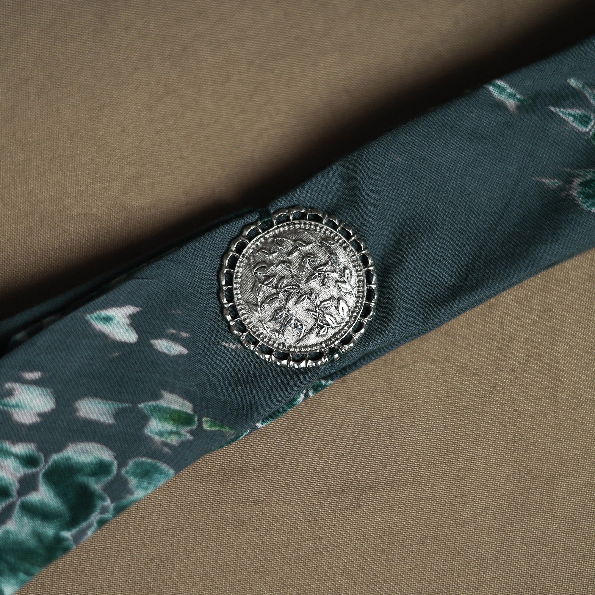 Shibori Tie-Dye Cotton Brooch Scarf 45 - Image 3