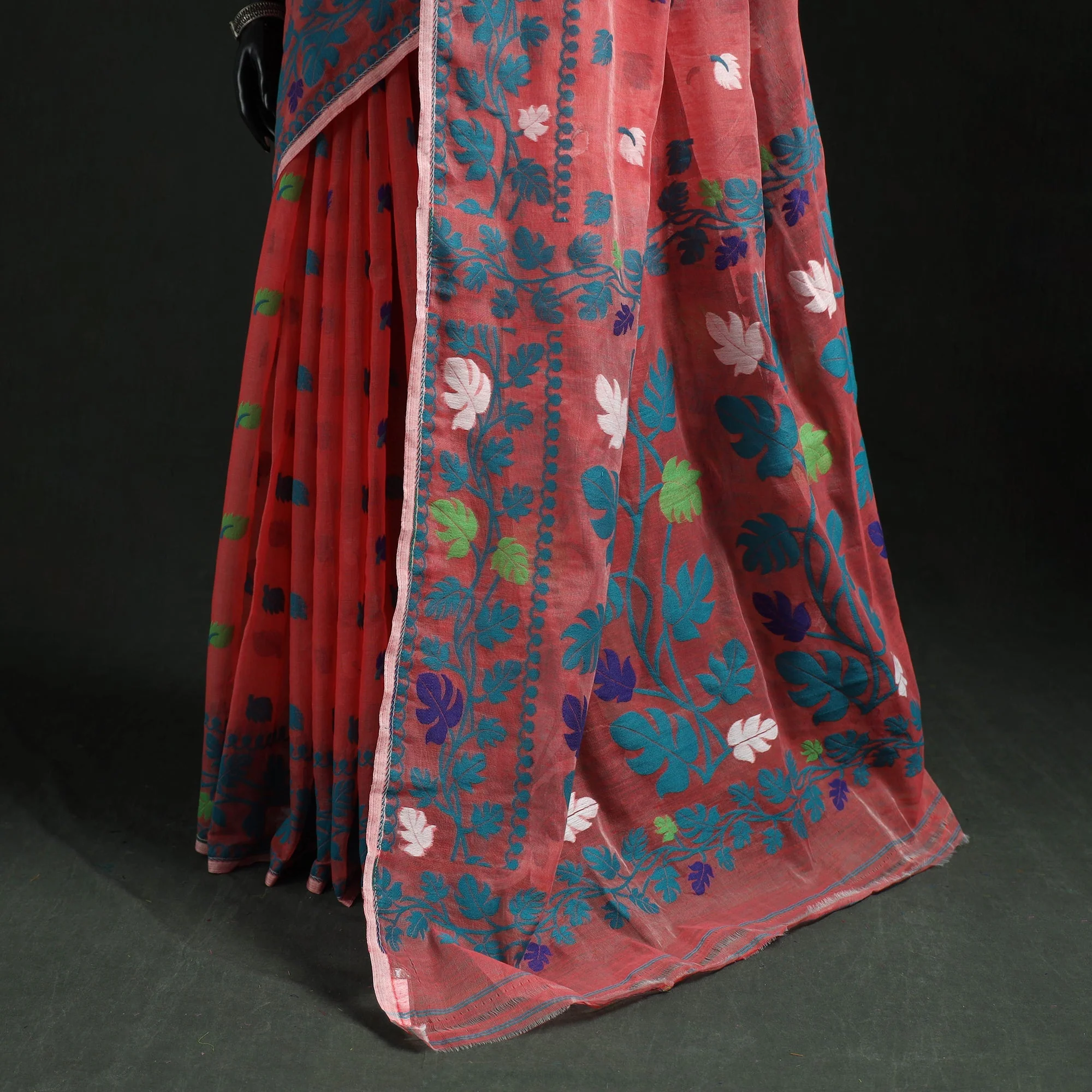 Red - Silk Cotton Dhakai Jamdani Saree 10 - Image 4