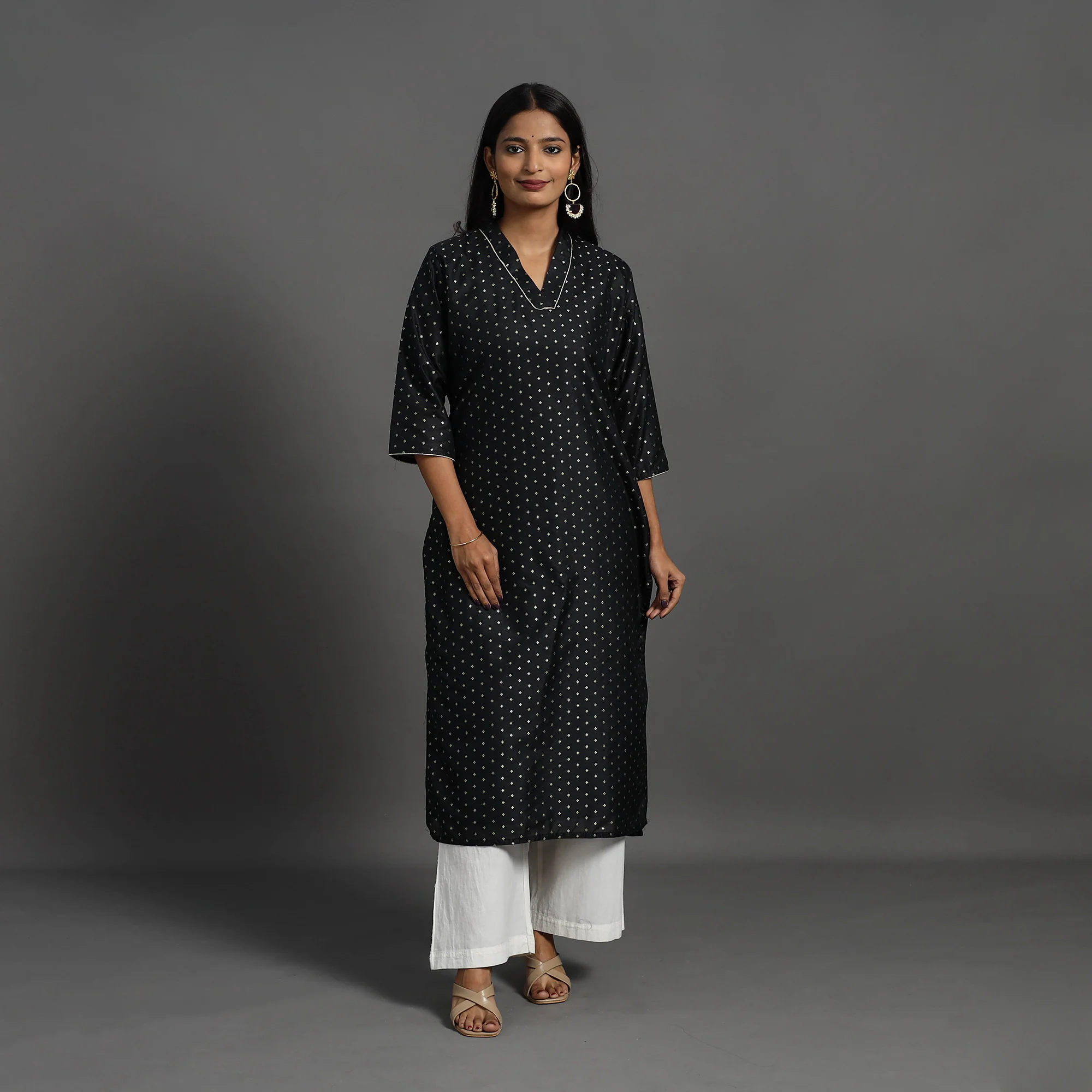 Black - Traditional Cutwork Zari Buti Banarasi Silk Kurta 01 - Image 3